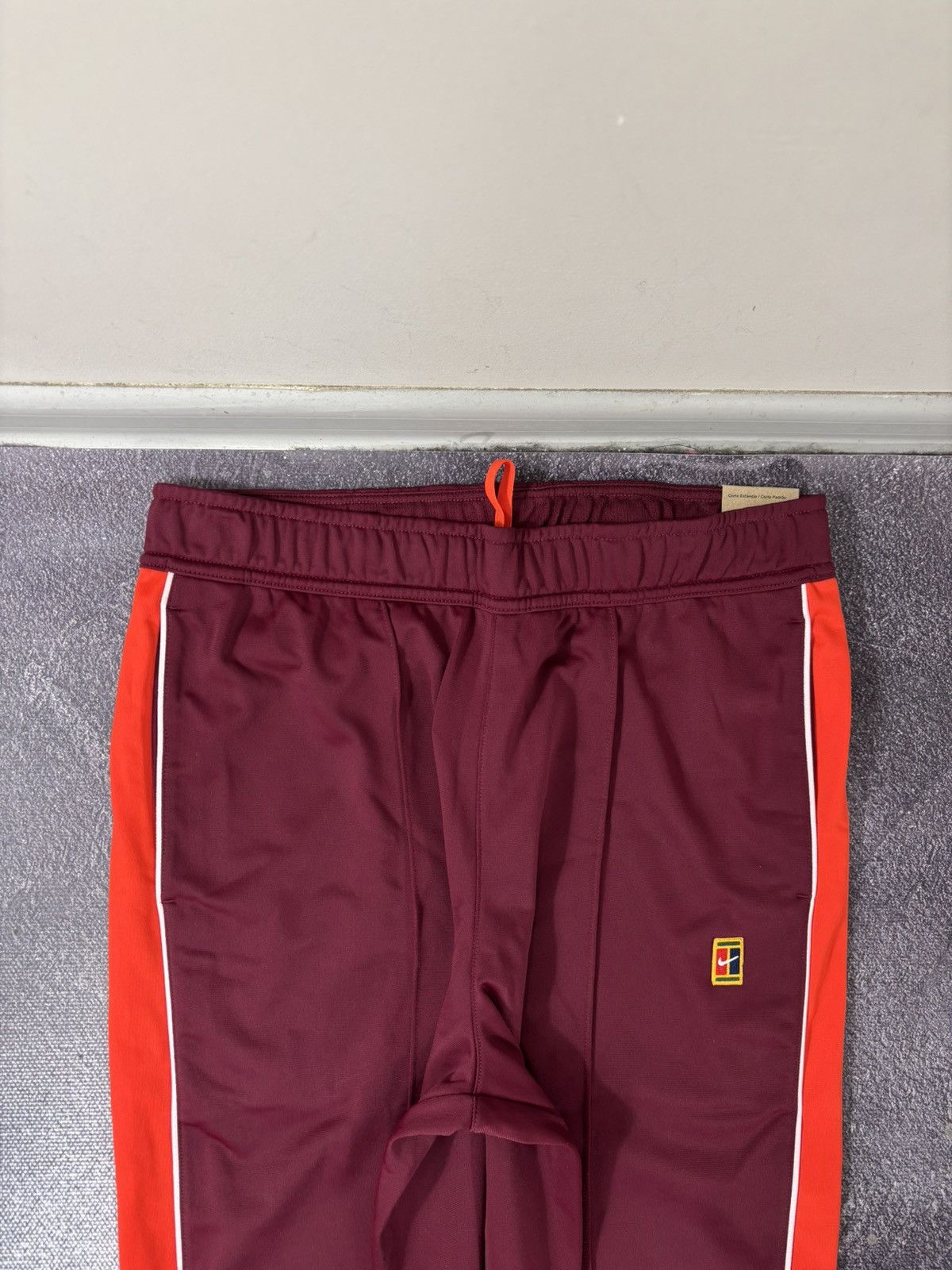 Nike Nike Court NWT Men’s Heritage Dark Red/Orange Tennis Pants Size US 32 / EU 48 - 5 Thumbnail