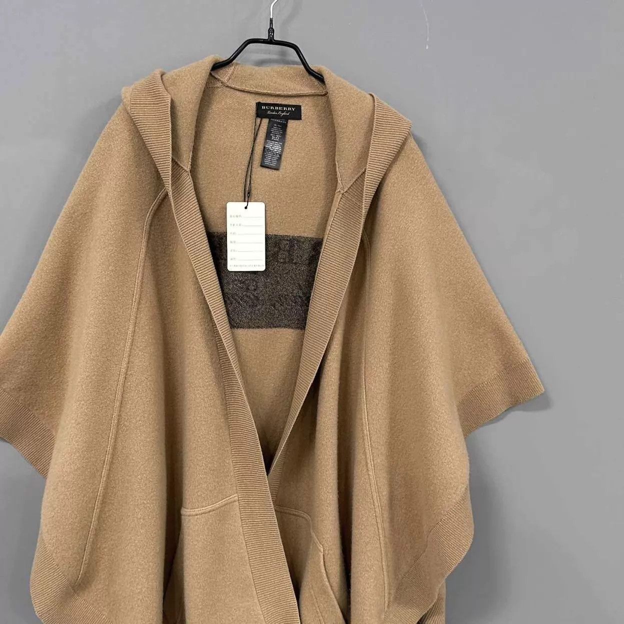 Burberry Burberry Camel Logo Cape Coat 150x120cm Size ONE SIZE - 2 Thumbnail