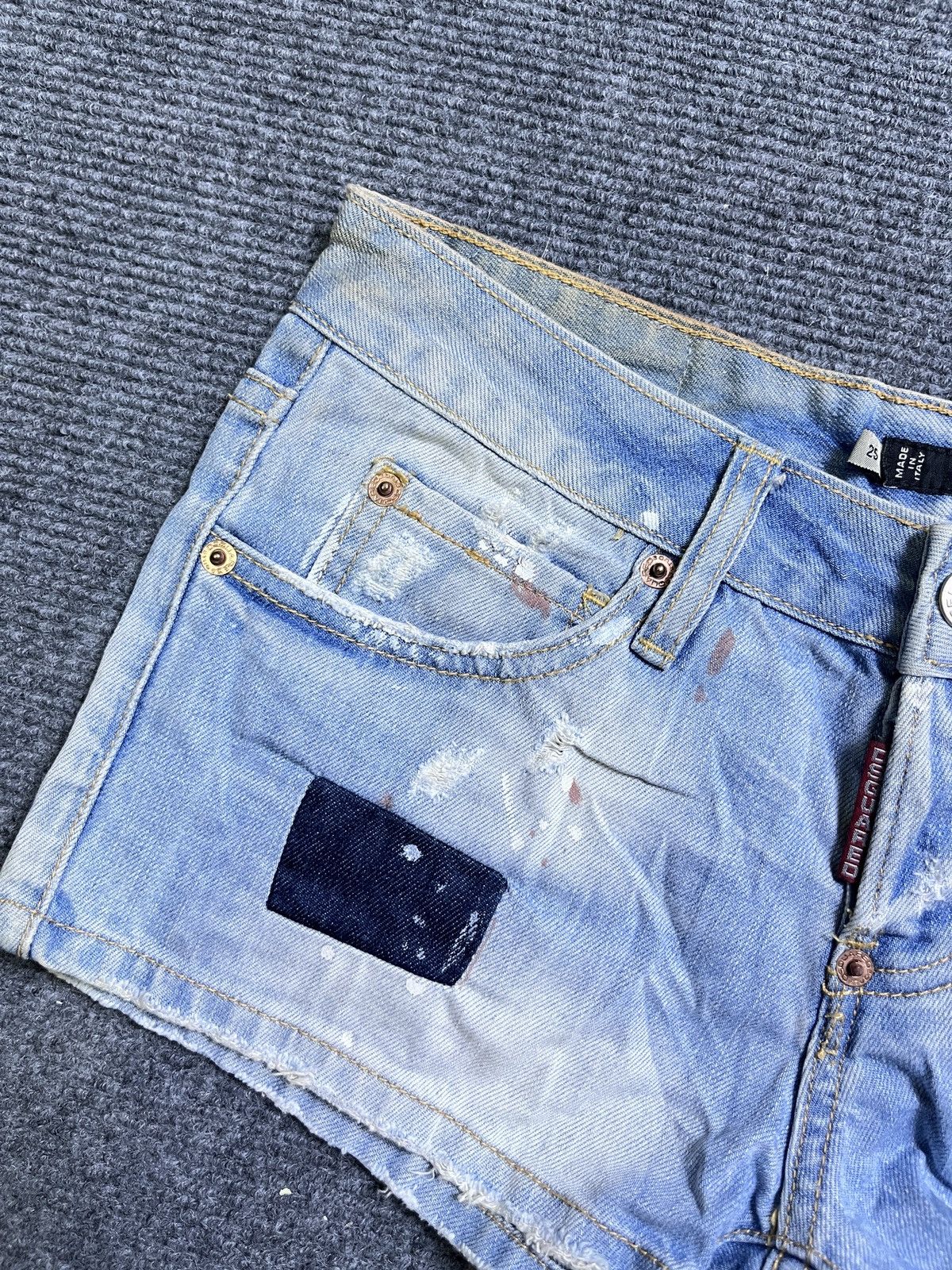 Dsquared2 Dsquared2 distressed low-rise mini denim shorts Size 28" / US 6 / IT 42 - 2 Thumbnail