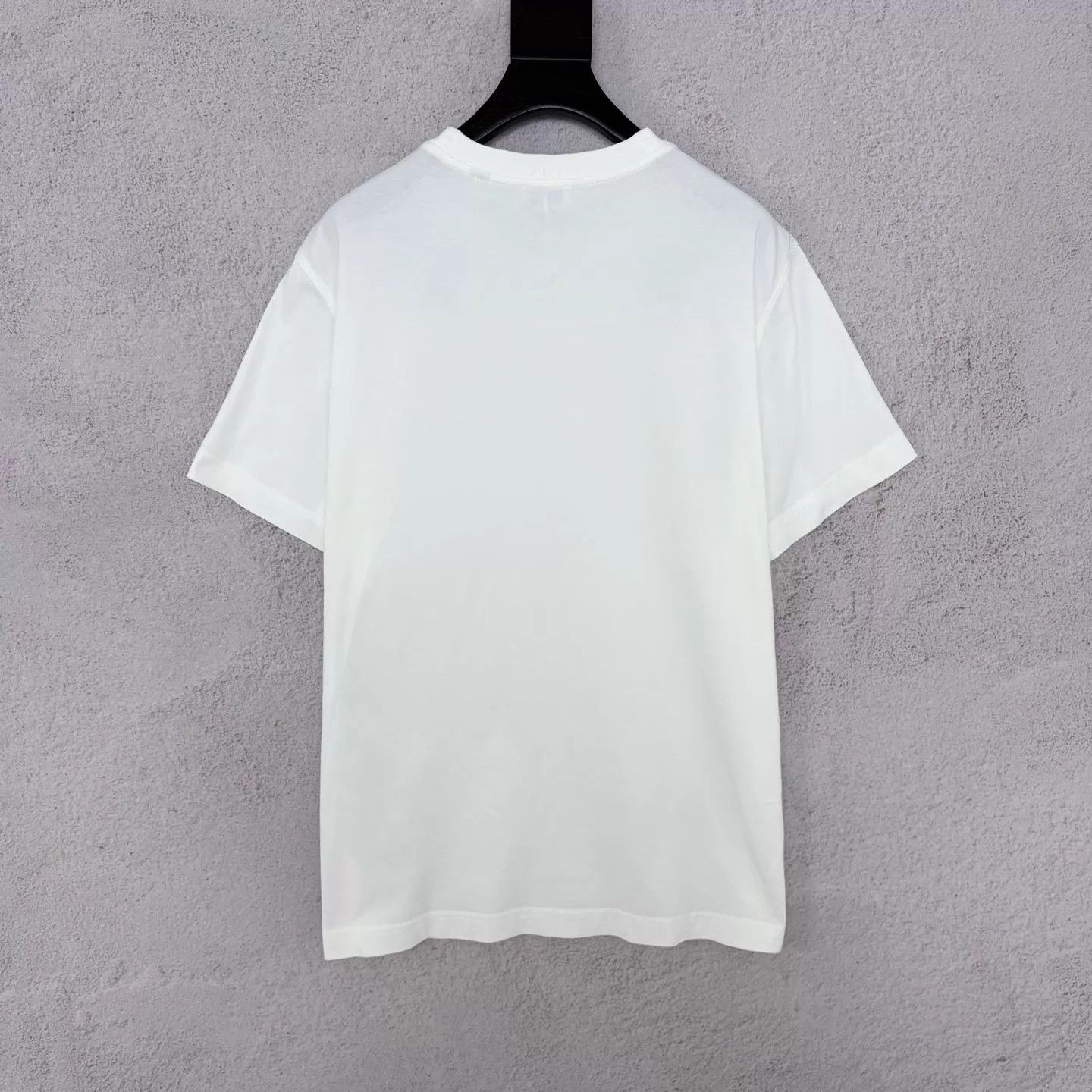 Burberry Burberry new logo crewneck short sleeve tee XXL Size XXL / US 16-18 / IT 52-54 - 2 Thumbnail