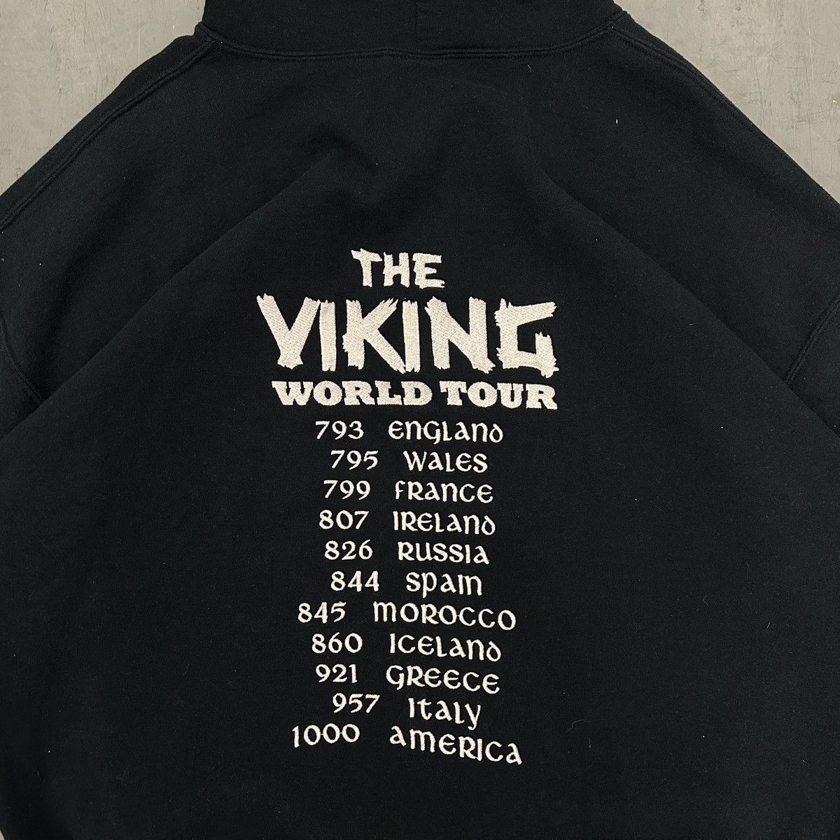 Band Tees Viking “World Tour” Zip-Up Hoodie Size US XL / EU 56 / 4 - 6 Thumbnail