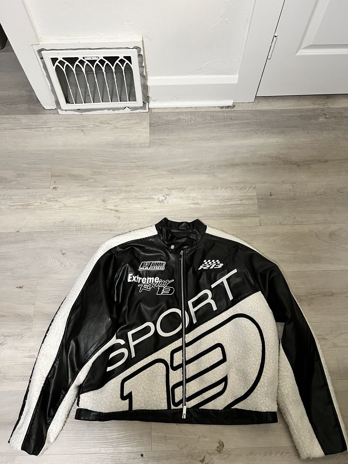Boohoo Cropped Textured Racing Bomber Size US XL / EU 56 / 4 - 1 Thumbnail
