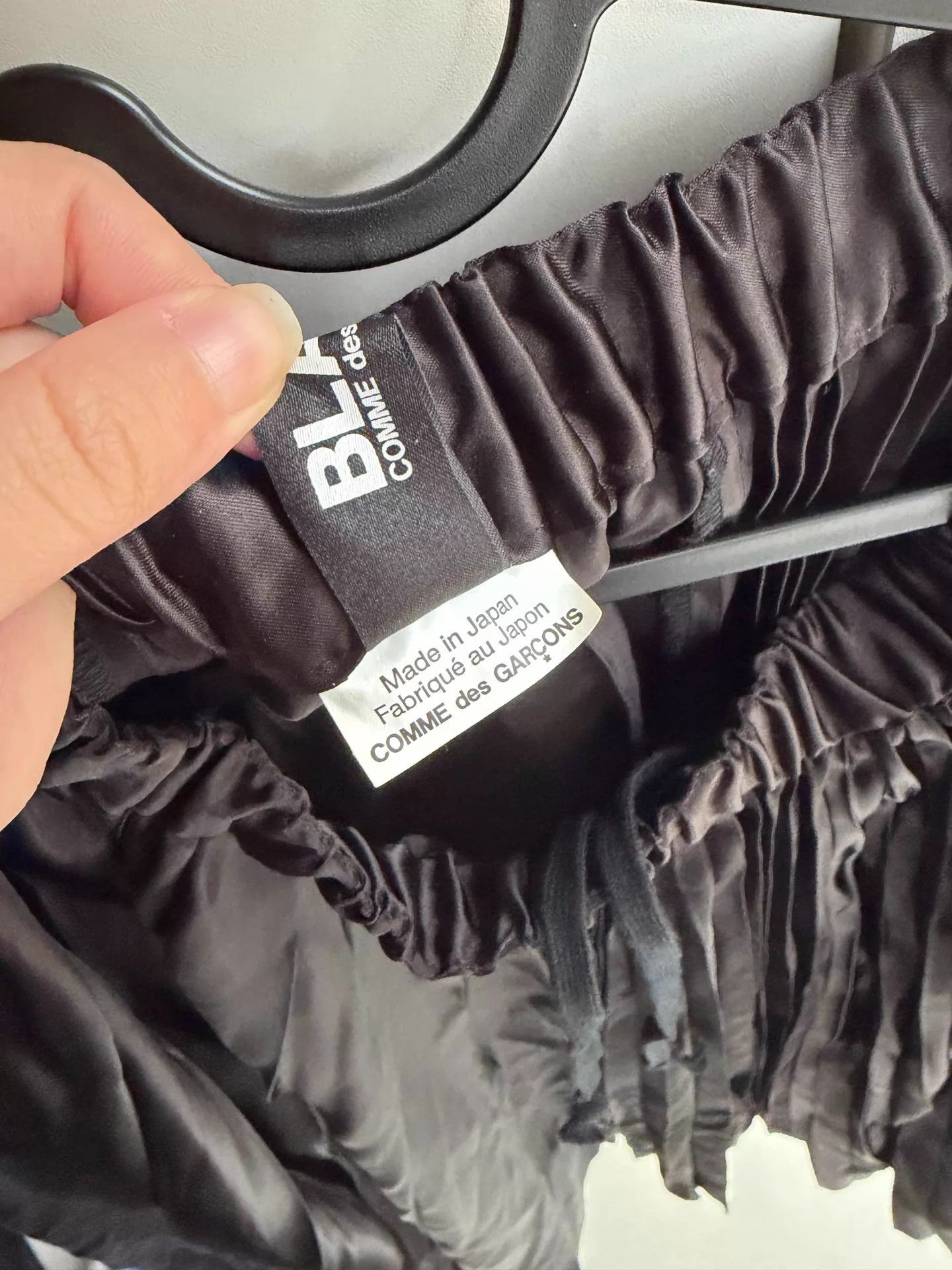 Comme des Garcons COMME DES GARÇONS BLACK Silk Dual Pleated Skirt XS Oversized Size 25" / US 0 / IT 36 - 3 Thumbnail