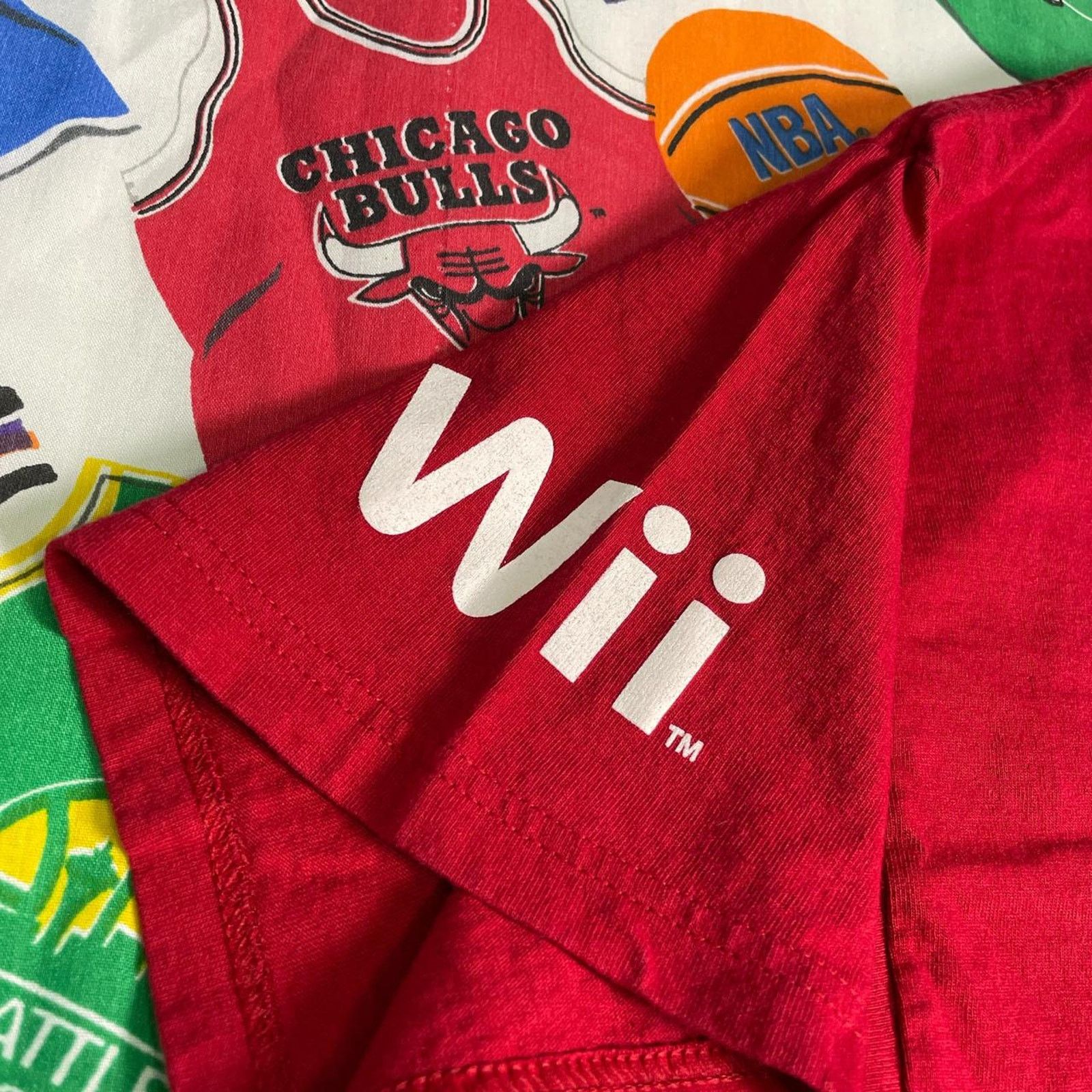 Vintage Vintage 2006 Wii Promo Red For Everyone Nintendo Game Tee Size US L / EU 52-54 / 3 - 4 Thumbnail