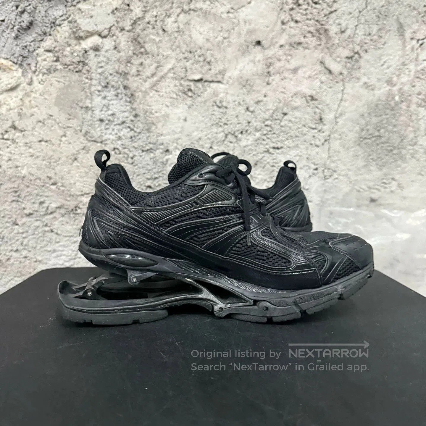 Balenciaga Black Low-Top Sneakers with Structured Supportive Sole. Size US 10 / EU 43 - 4 Thumbnail