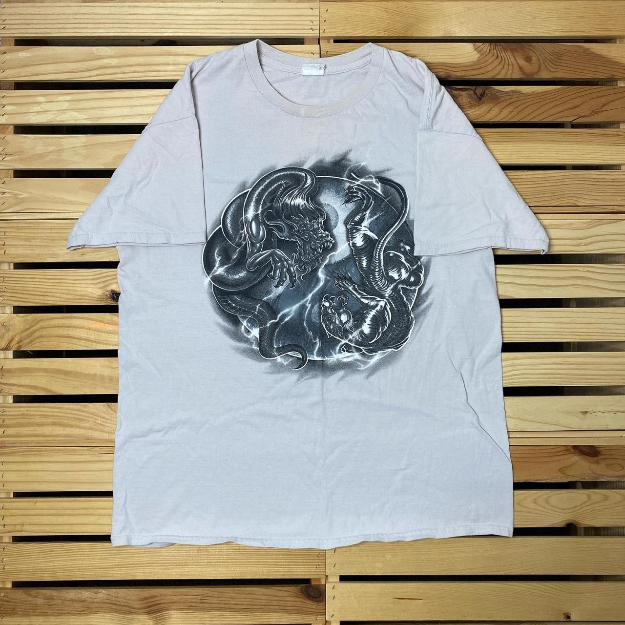Gildan Chinese Dragon vs Tiger Gray Y2K Skate-Style Tee Size Large Size US L / EU 52-54 / 3 - 1 Thumbnail
