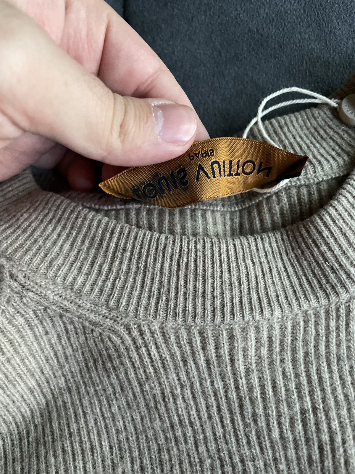 Louis Vuitton Louis Vuitton Beige Cashmere Sweater Size US S / EU 44-46 / 1 - 8 Thumbnail