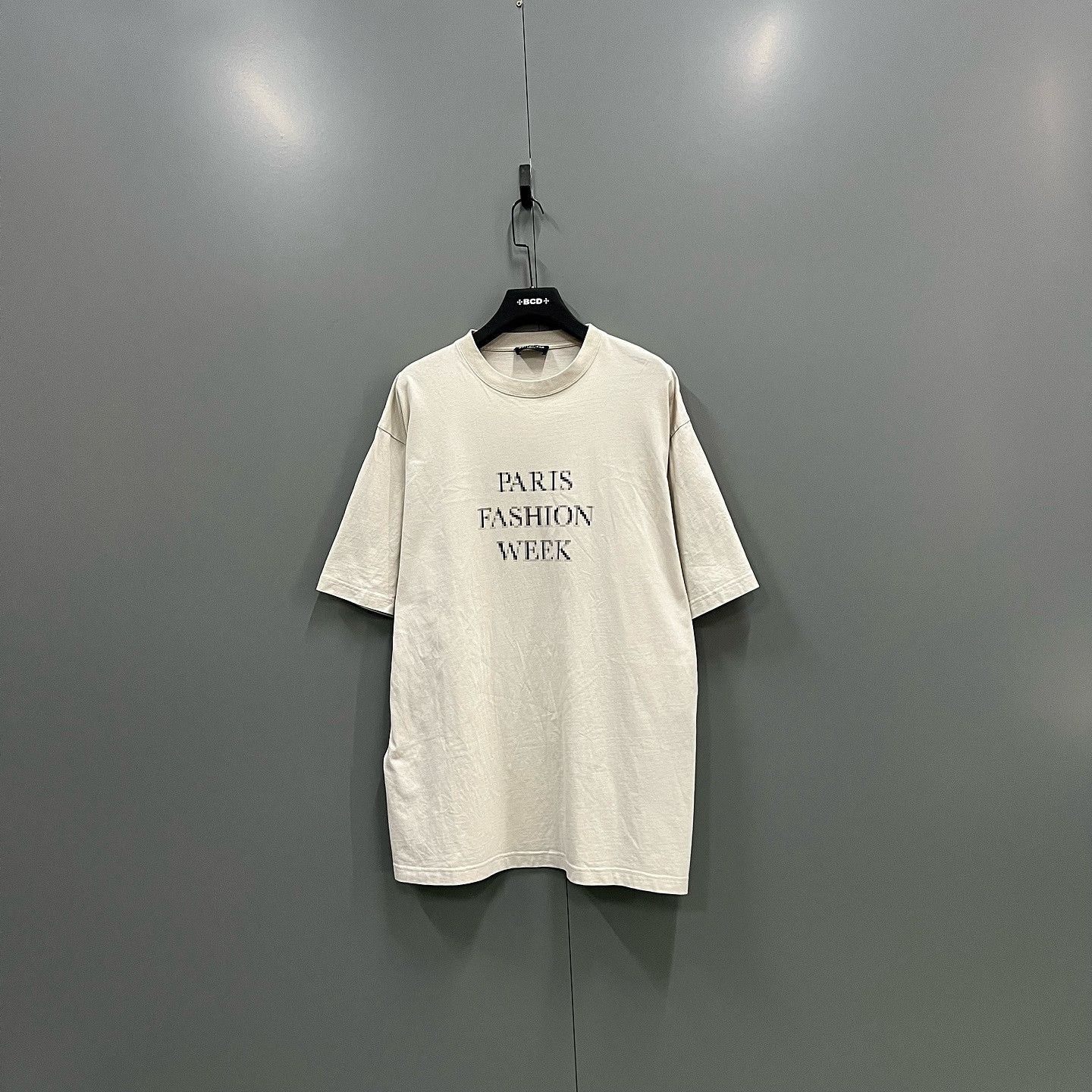 Balenciaga Balenciaga Paris Fashion Week T-Shirt Size S Size US S / EU 44-46 / 1 - 1 Thumbnail