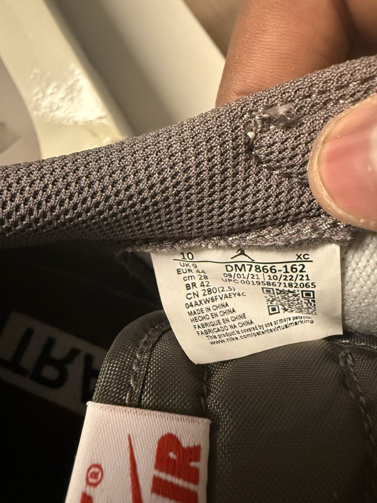 Nike × Travis Scott Jordan 1 Retro Low OG SP Travis Scott Reverse Mocha Size US 10 / EU 43 - 8 Thumbnail