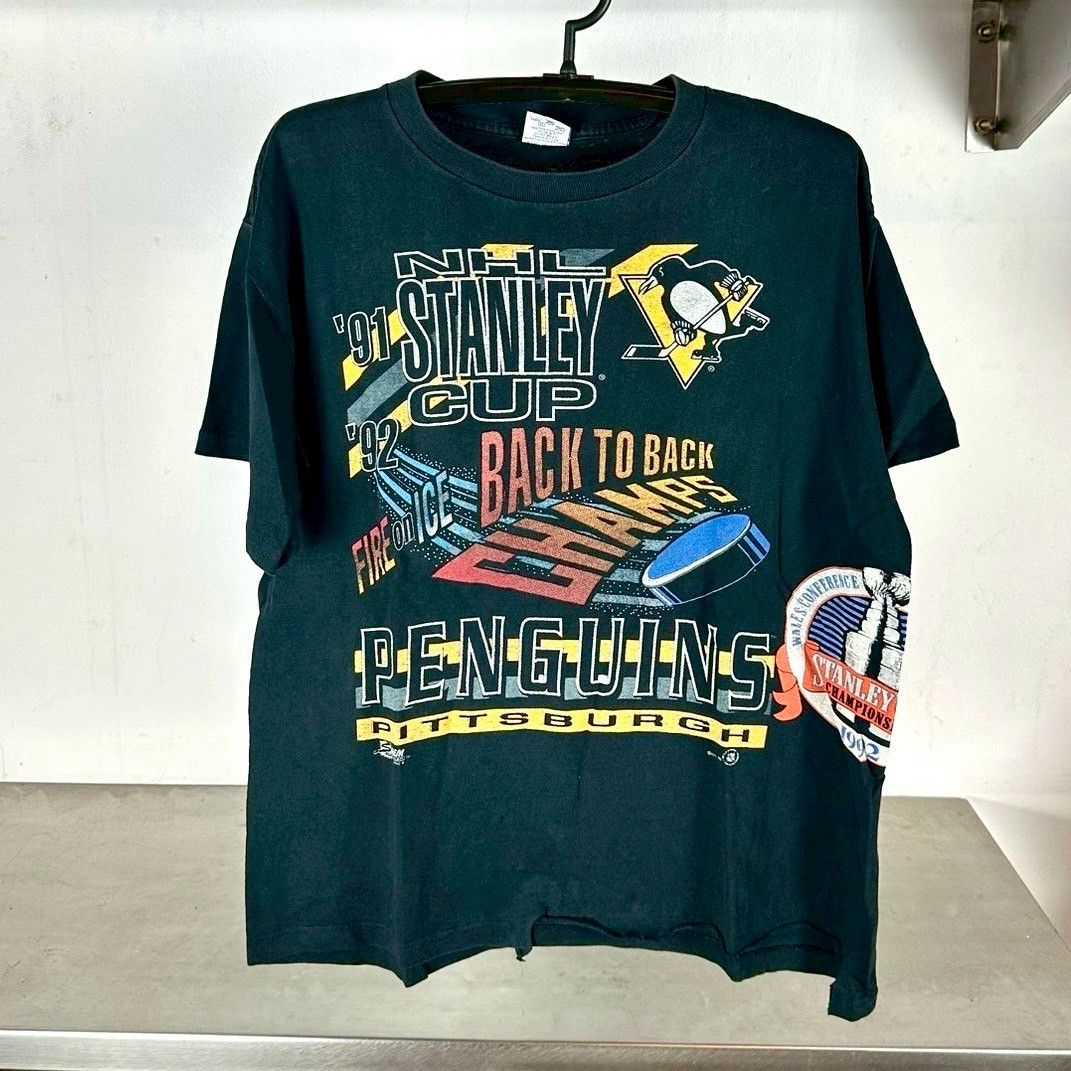 Vintage 1992 Pittsburgh Penguins Back to Back Champs NHL AOP T-shirt Size US L / EU 52-54 / 3 - 1 Thumbnail