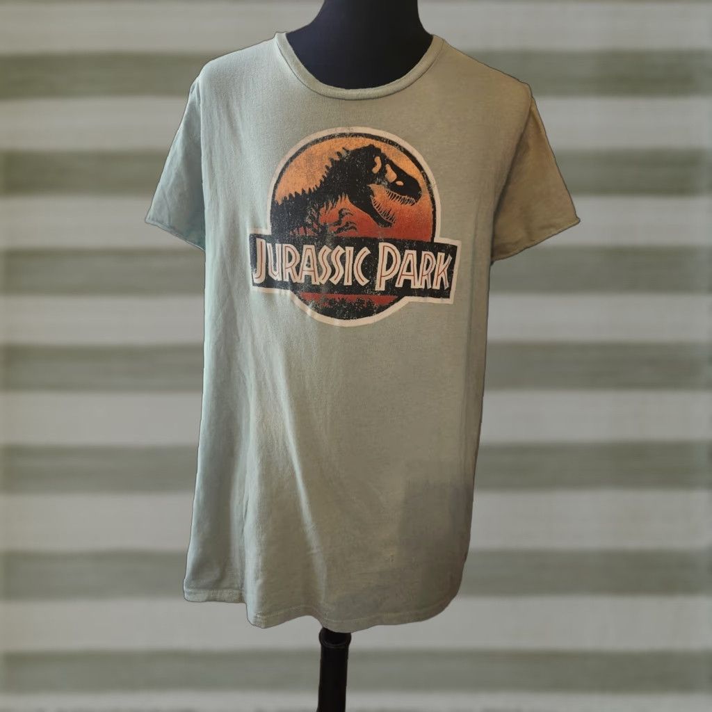 Vintage Jurassic World Jurassic Park Green Short Sleeve T Shirt Adult 3XL Mens Crew Neck Graphic Print Modern Fit Cotton Shirt Size US XXL / EU 58 / 5 - 1 Thumbnail