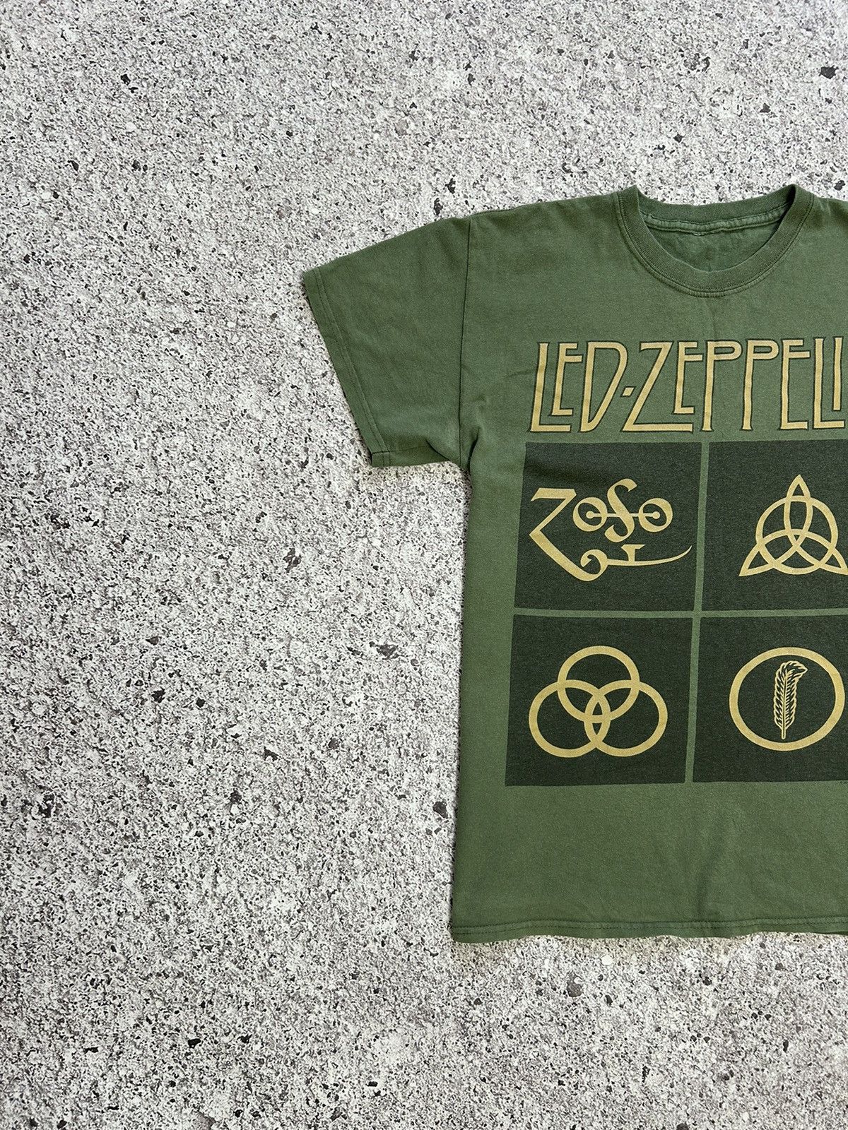 Band Tees × Led Zeppelin Rare Vintage Led Zeppelin 2014 Rock Band Retro T-Shirt Y2K Size US M / EU 48-50 / 2 - 3 Thumbnail