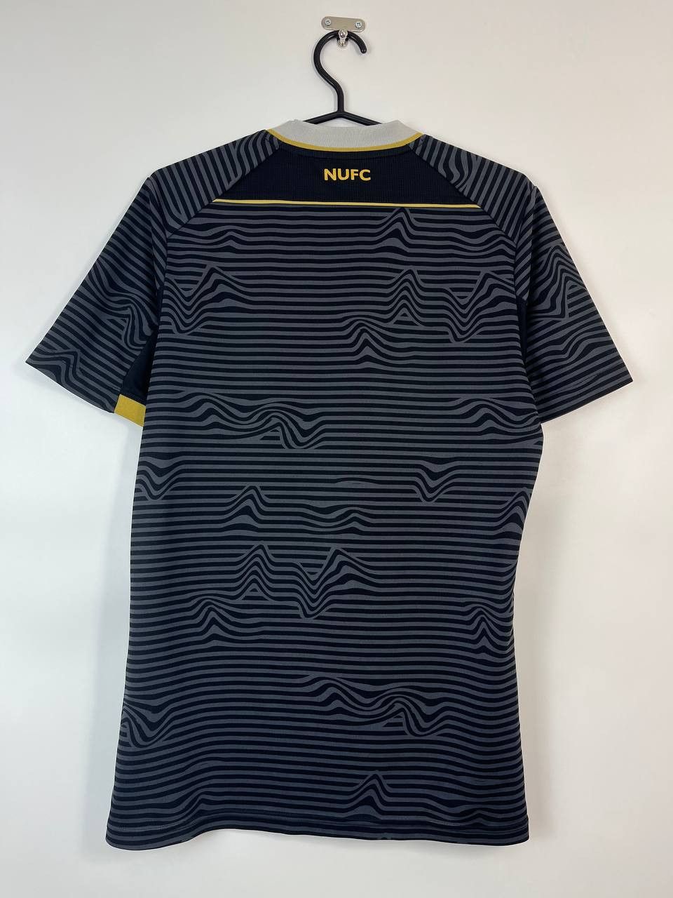 Castore NEWCASTLE UNITED 2021 2022 TRAINING T-SHIRT CASTORE Size S Size US S / EU 44-46 / 1 - 4 Thumbnail
