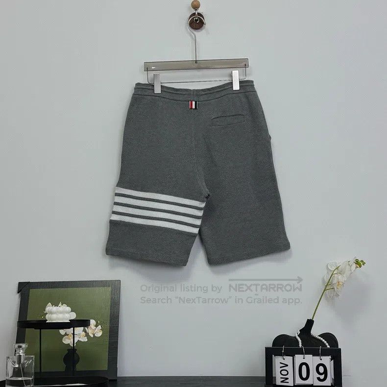 Thom Browne Thom Browne size 2 Gray waffle-patterned shorts Size US 28 / EU 44 - 4 Thumbnail