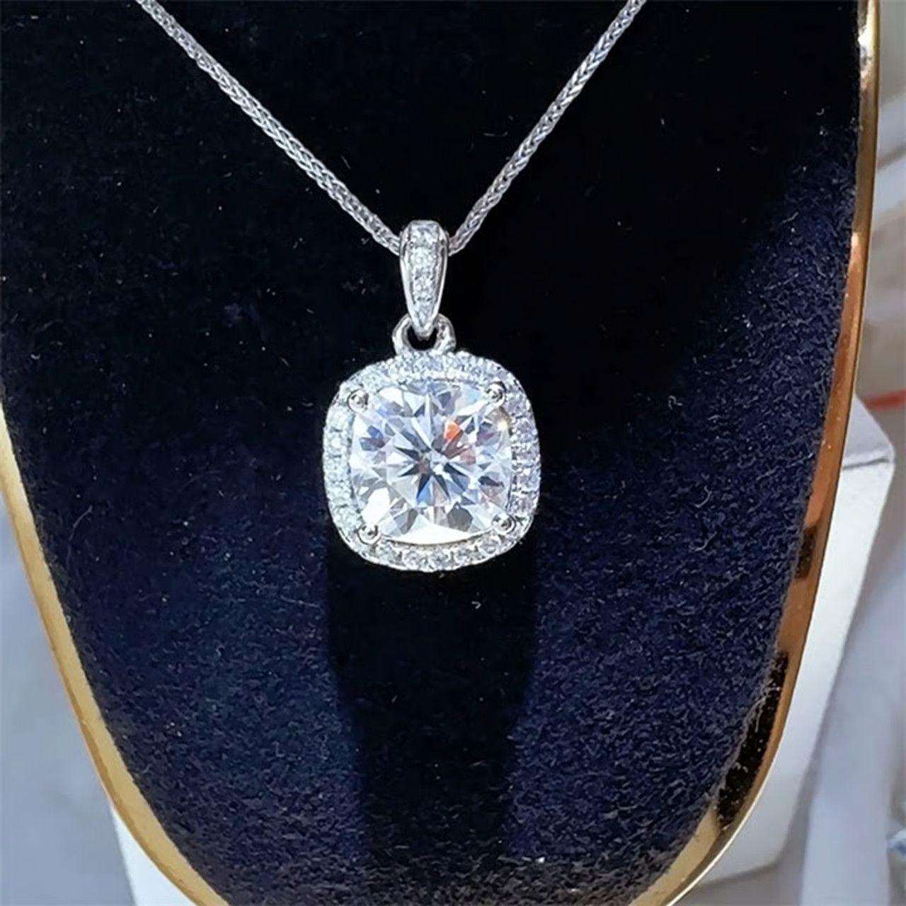 Other 5 Carat Moissanite 925 Sterling Silver Necklace Size ONE SIZE - 1 Thumbnail