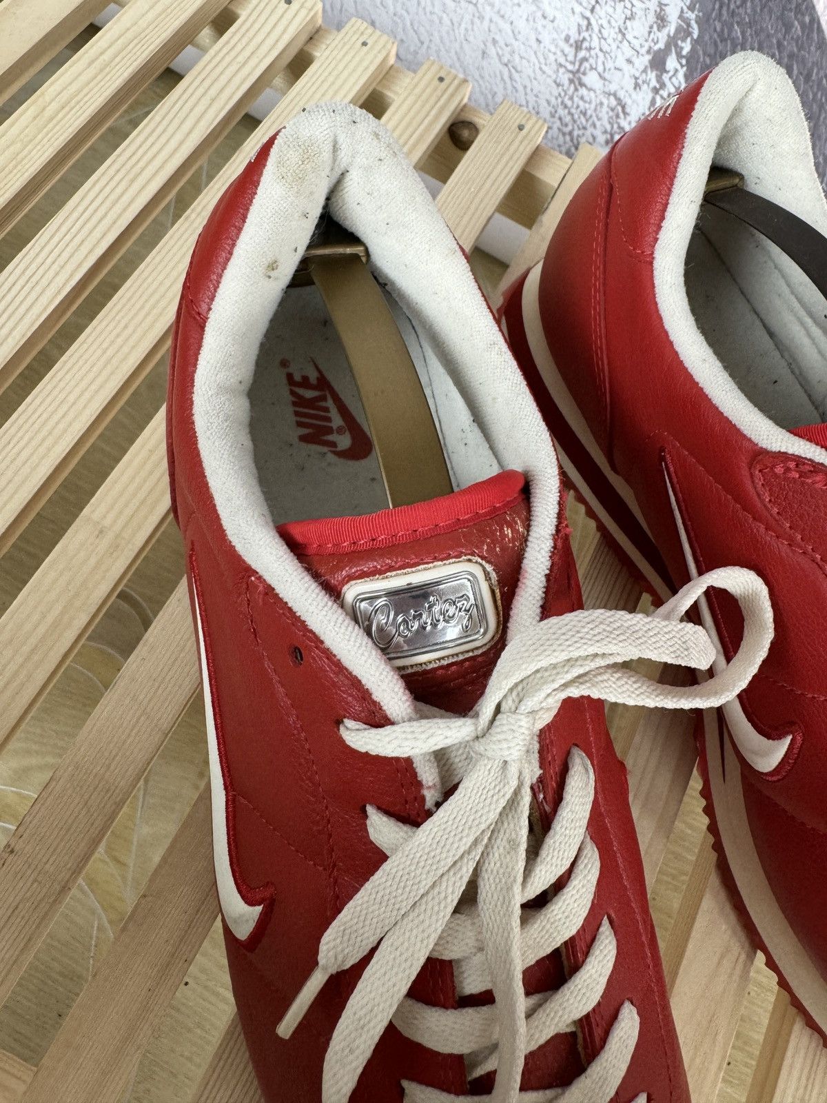 Nike Nike vintage y2k red rare swoosh logo low top sneakers Size US 12 / EU 45 - 6 Thumbnail