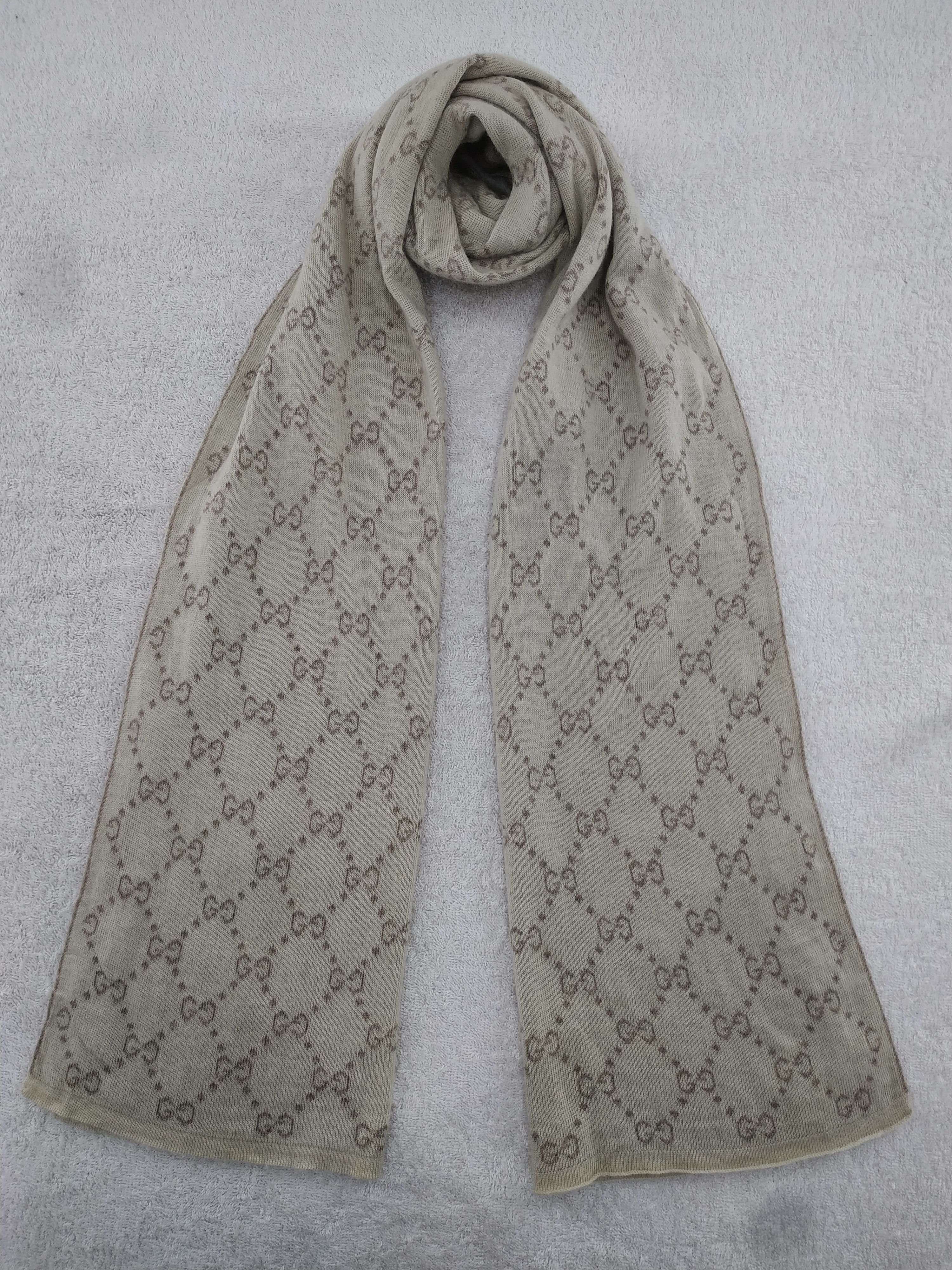Vintage Gucci Scarf/Muffler/Neckwear MF561