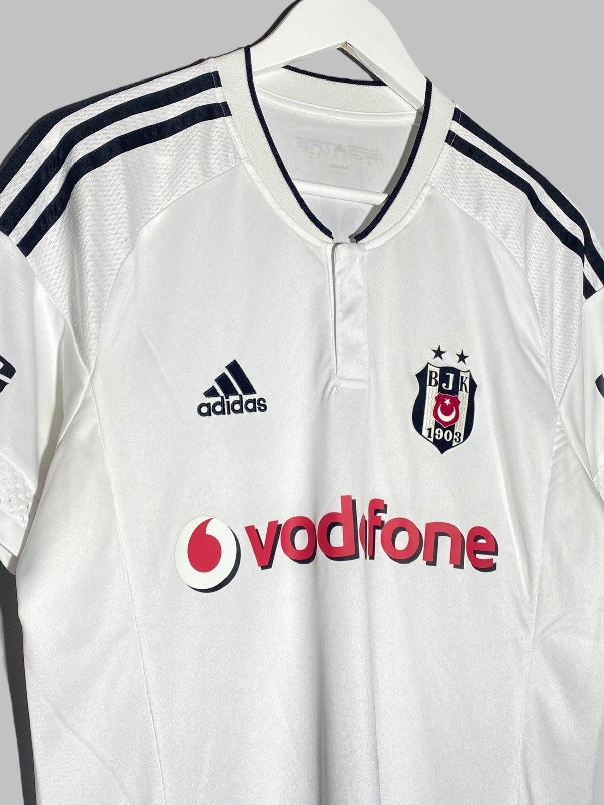 Adidas Adidas Besiktas 2015/16 Home Football Shirt Size US L / EU 52-54 / 3 - 4 Thumbnail