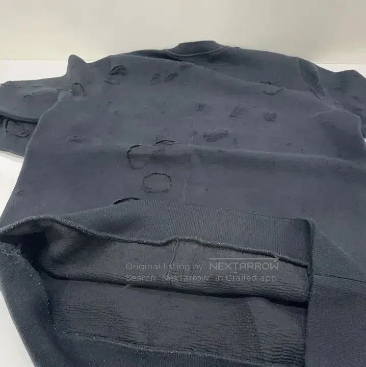 Givenchy Givenchy Paris Letter Print Hole Design Sweatshirt. Size US S / EU 44-46 / 1 - 9 Thumbnail