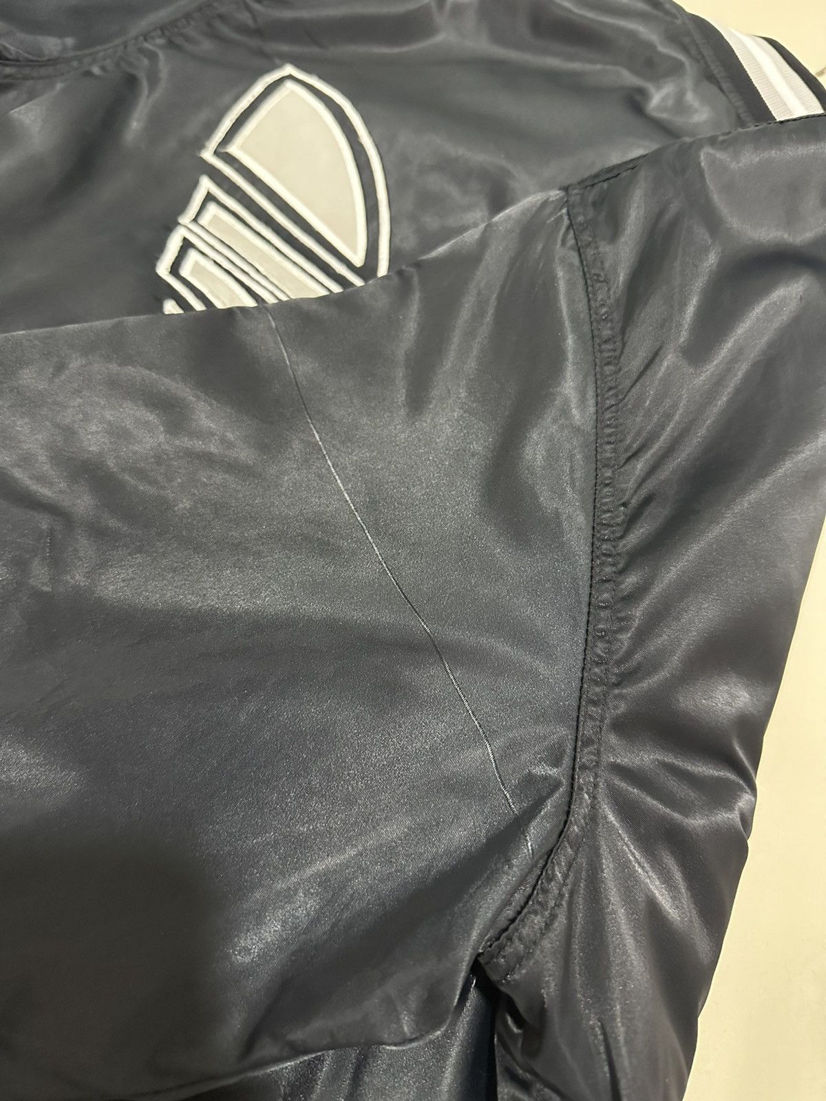 Adidas Vintage 90’s Adidas Bomber Jacket Design Big Logo Design Size US L / EU 52-54 / 3 - 8 Thumbnail