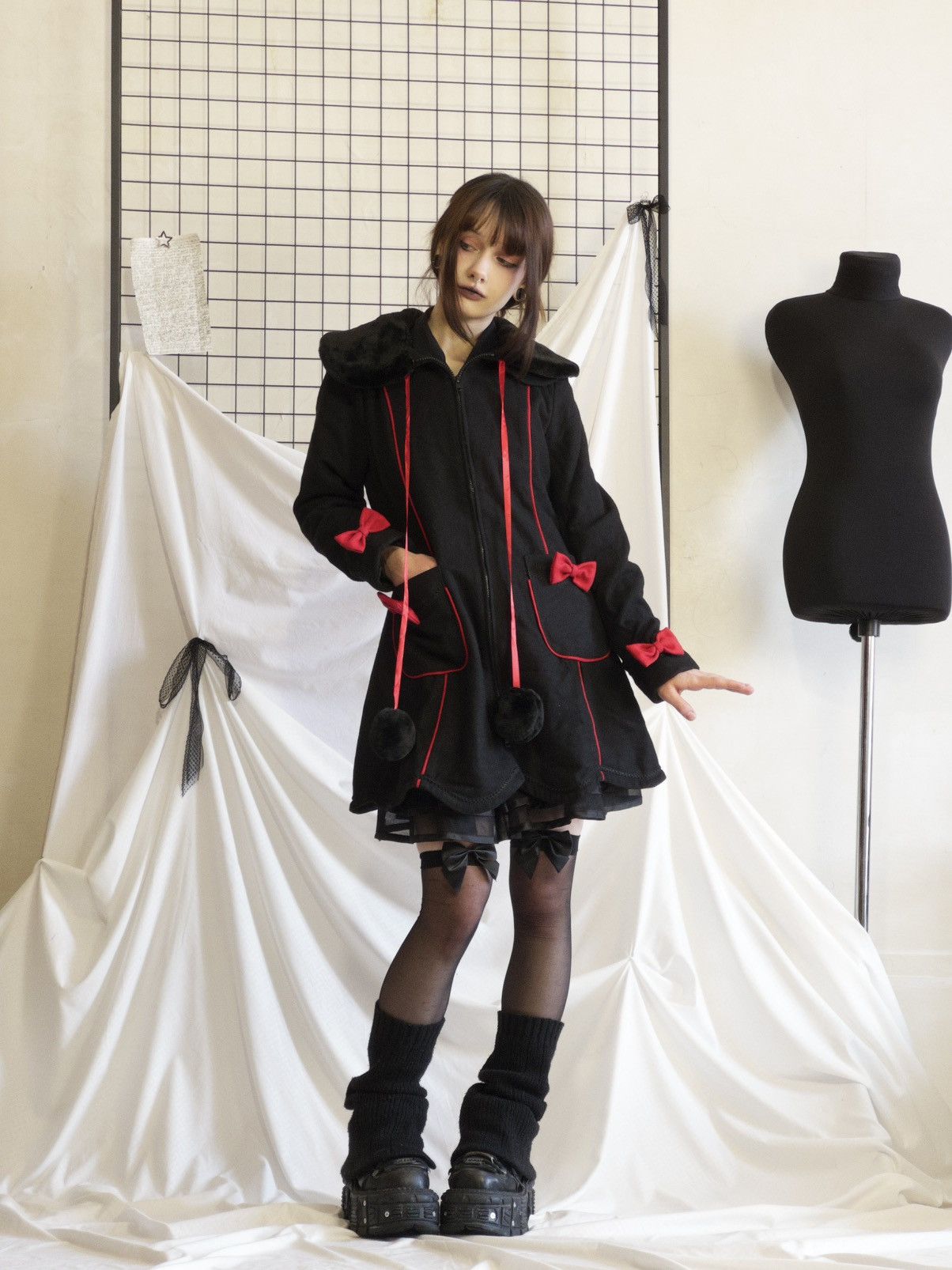 Vintage Banned retro gothic black and red coat with bows Size XS / US 0-2 / IT 36-38 - 3 Thumbnail