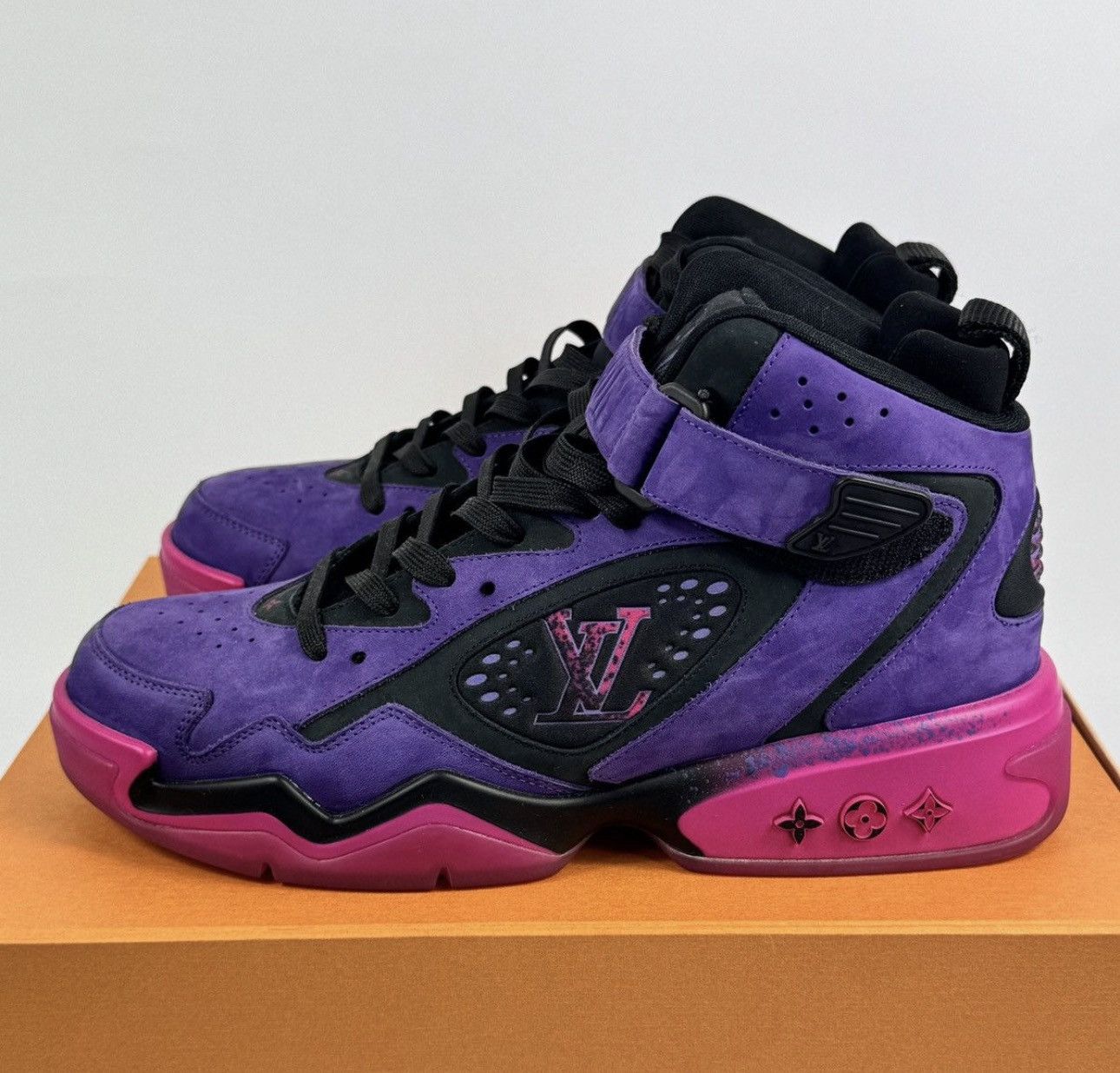Louis Vuitton x VIRGIL ABLOH BASKETBALL LV 2 SNEAKERS Size US 10 / EU 43 - 1 Thumbnail