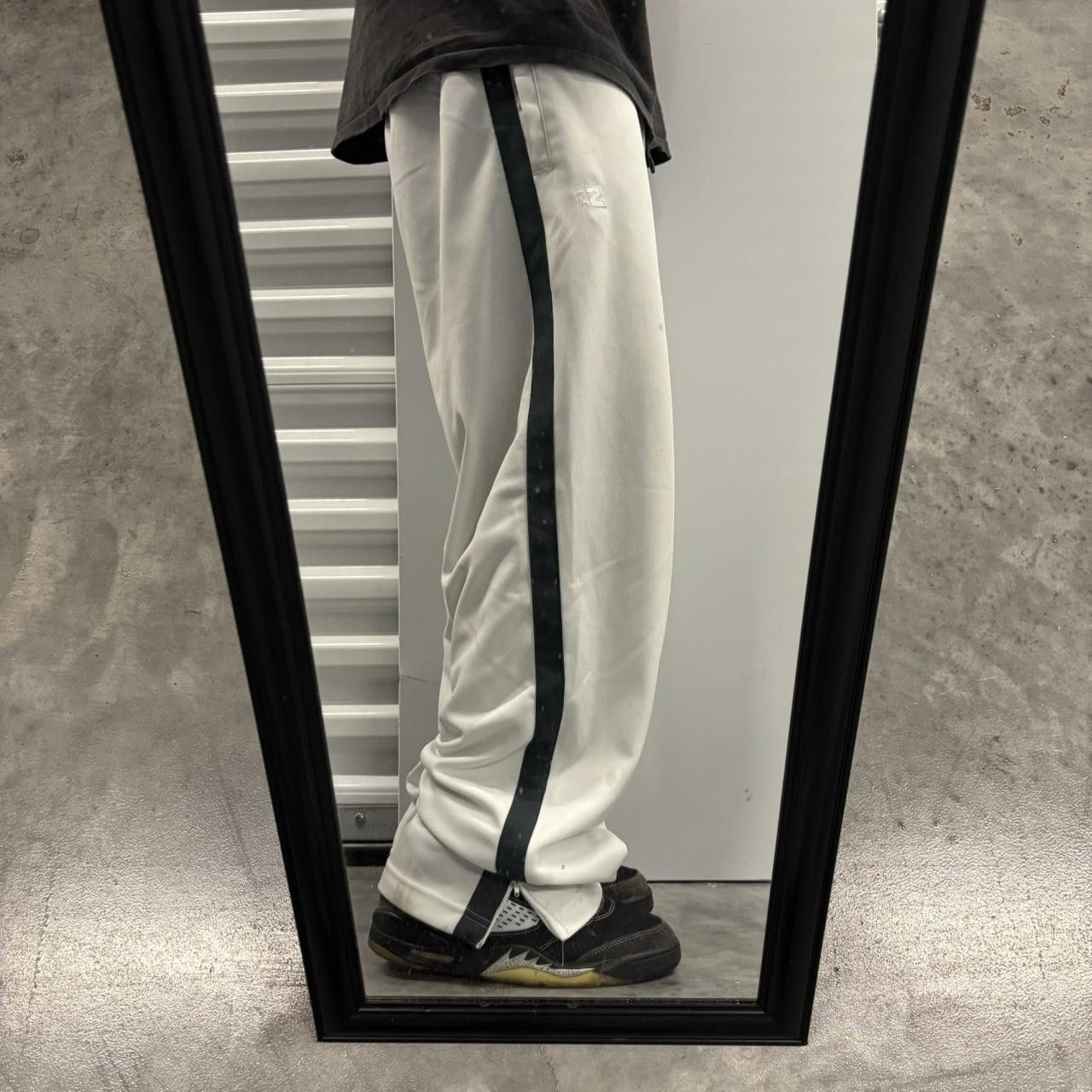 Japanese Brand × Vintage Crazy Vintage Y2K/2000s Baggy White Striped Skater Streetwear Track Pants! Size US 32 / EU 48 - 1 Thumbnail