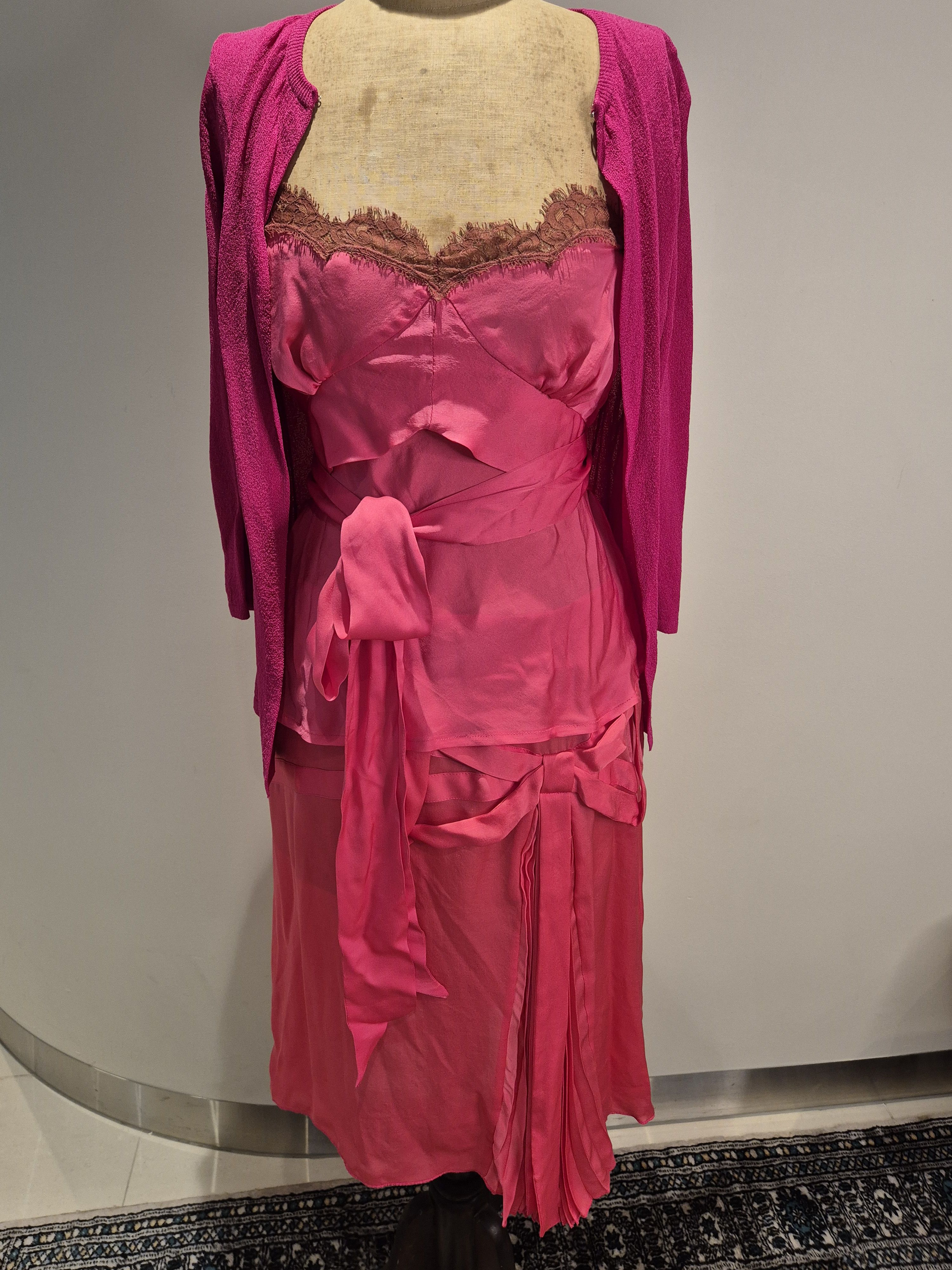 Viktor & Rolf 2 piece Viktor & Rolf silk top & skirt Size S / US 4 / IT 40 - 16 Thumbnail