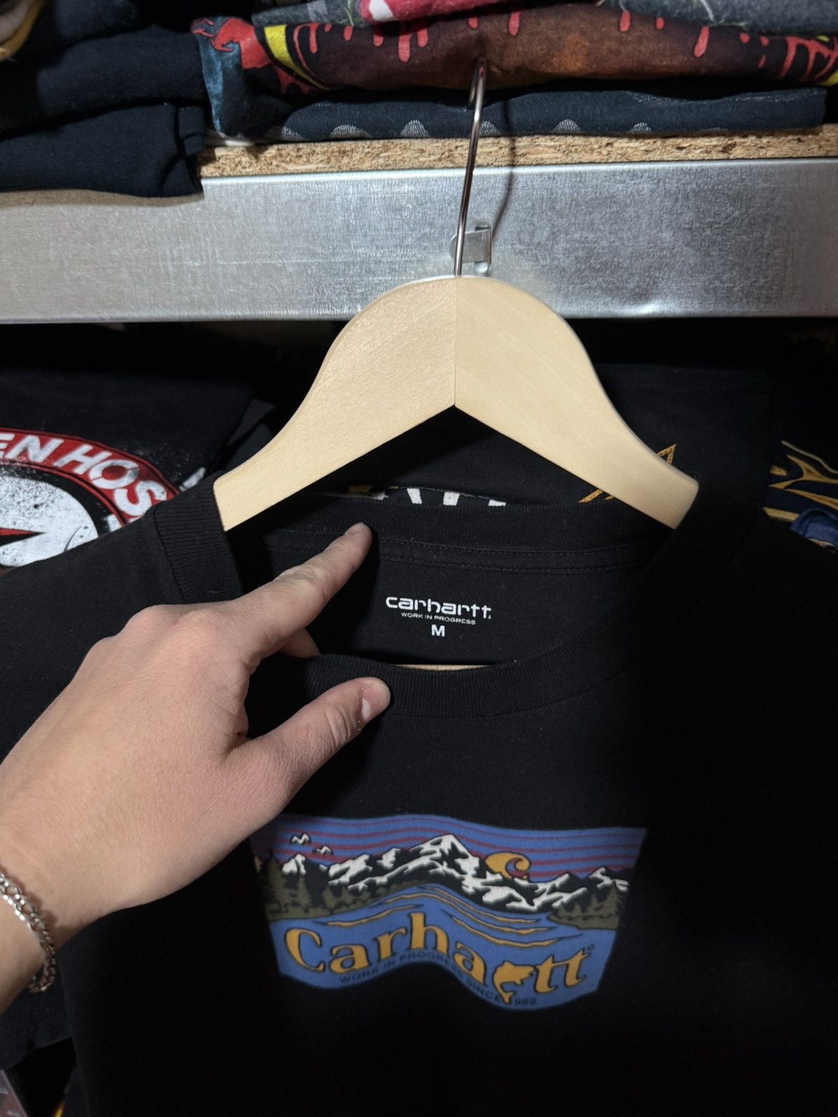 Carhartt Wip Rare Carhartt WIP Mounts Shark Logo Outdoor T-Shirt Y2K Hype Size US M / EU 48-50 / 2 - 4 Thumbnail