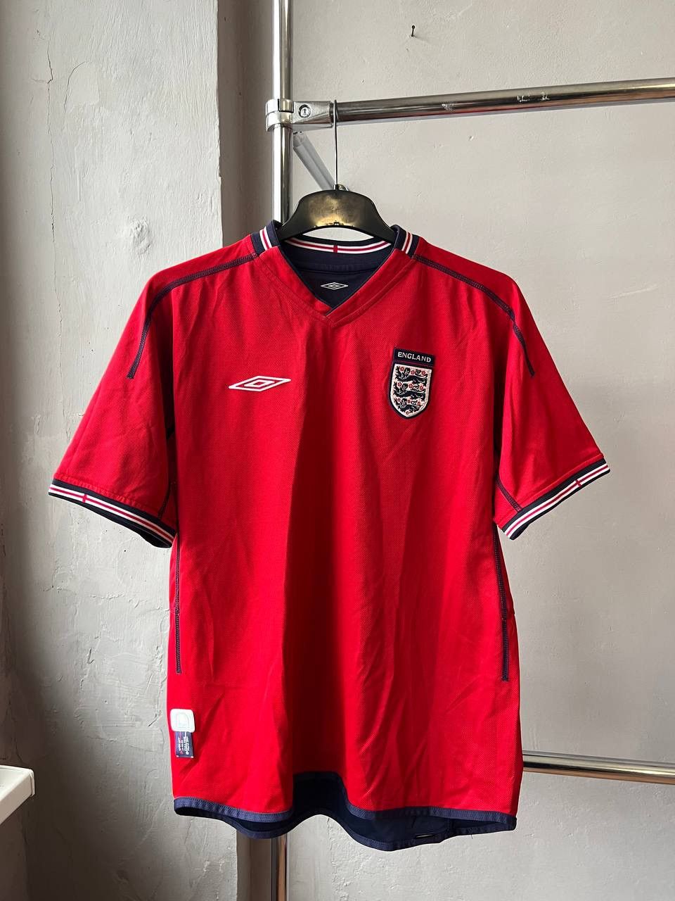 Umbro 2002/04 ENGLAND TEAM REVERSIBLE SOCCER JERSEY SHIRT UMBRO L Size US L / EU 52-54 / 3 - 2 Thumbnail