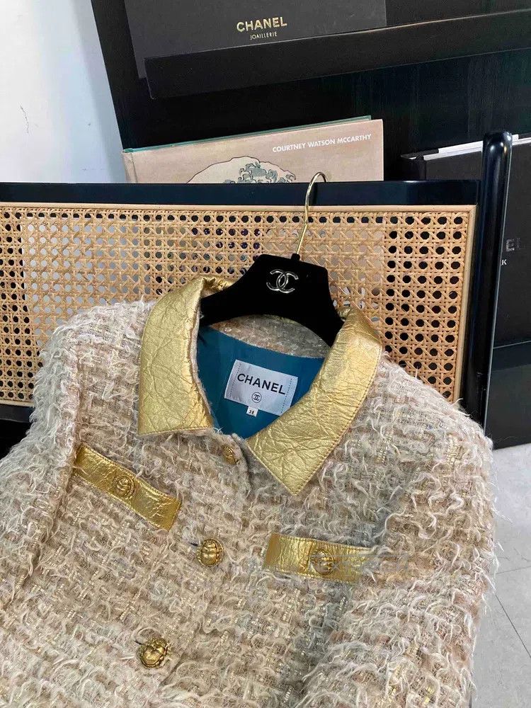 Chanel Chanel Egyptian series gold fine glitter beetle buckle jac Size XS / US 0-2 / IT 36-38 - 3 Thumbnail