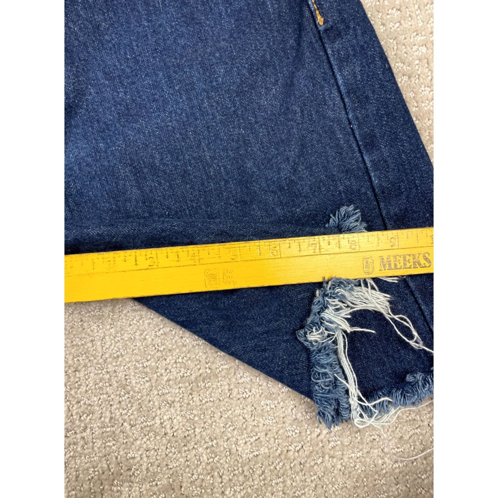 Levi's VINTAGE Levi's 501 Shorts Denim Button Fly Boho Festival Casual Women 32 Dark Wash High Rise 5-Pocket Fray Raw Hem Size 24" / US 00 / IT 34 - 5 Thumbnail