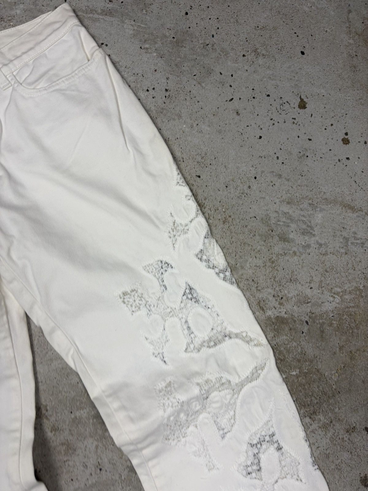 Roberto Cavalli Vintage 2000s Roberto Cavalli White Lace Embroidery Pants Size 30" / US 8 / IT 44 - 6 Thumbnail