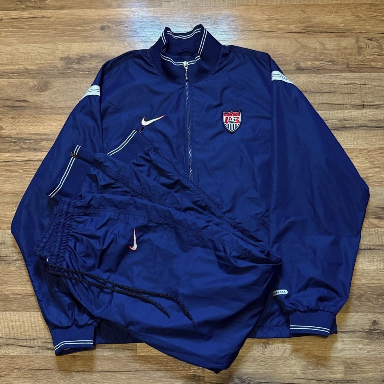Nike 90s Nike USA Soccer Clima-Fit Windbreaker Set Track Suit Size US M / EU 48-50 / 2 - 1 Thumbnail