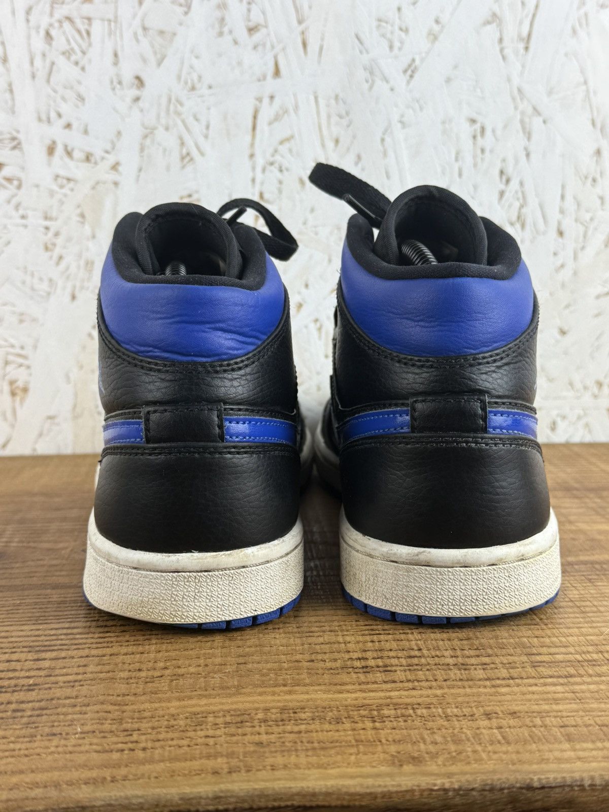 Jordan Brand Jordan 1 Mid Black Hyper Royal Blue Sneakers 554724-068 US8 Size US 8 / EU 41 - 14 Thumbnail