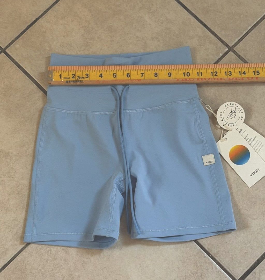 Vuori VUORI DAILY WOMEN’S SHORT 5” SURF COLOR SIZE X-SMALL NWT Size 26" / US 2 / IT 38 - 3 Thumbnail