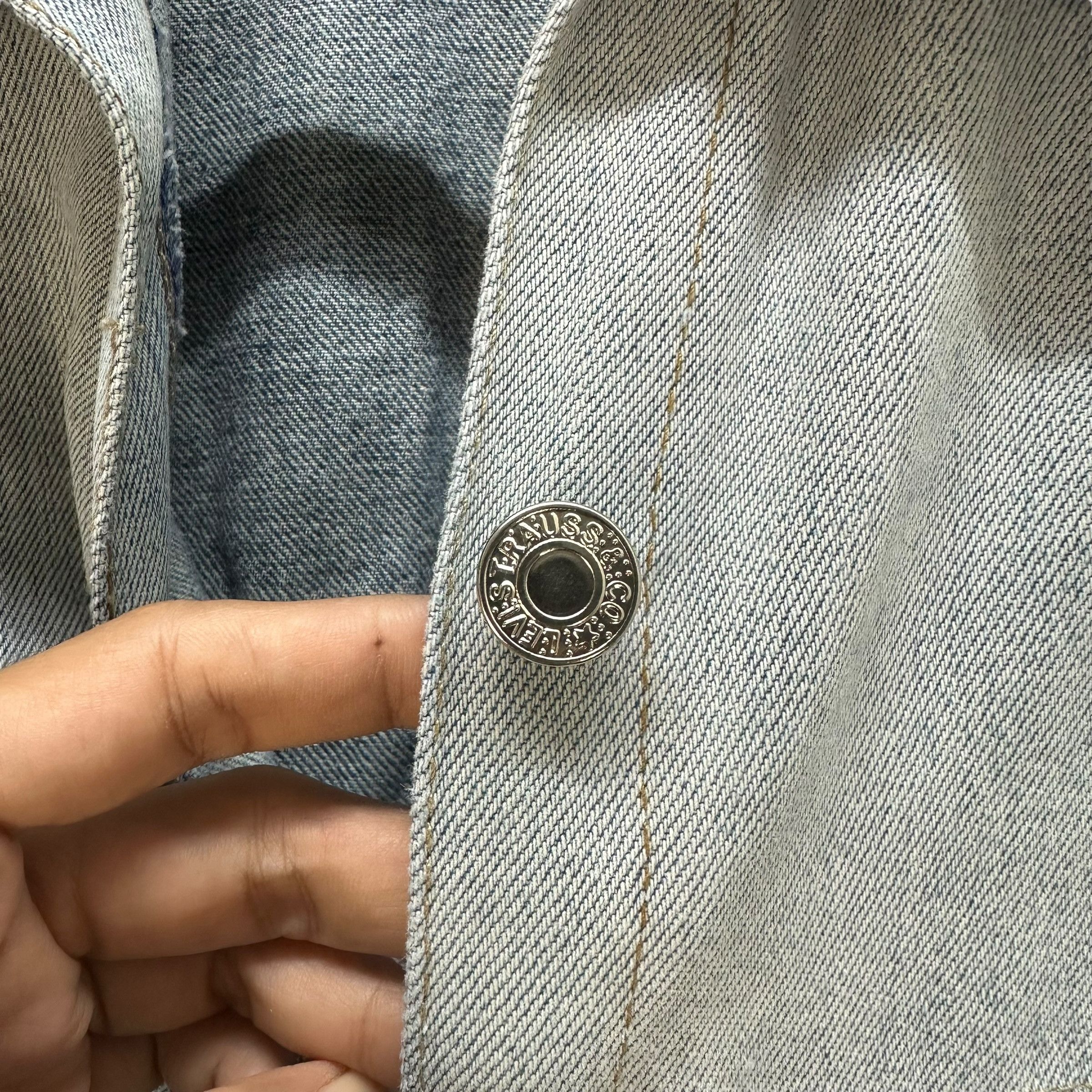 Other CUSTOM PATCH WORK ALL LEVIS DENIM JACKET #8670-019 Size US L / EU 52-54 / 3 - 8 Thumbnail