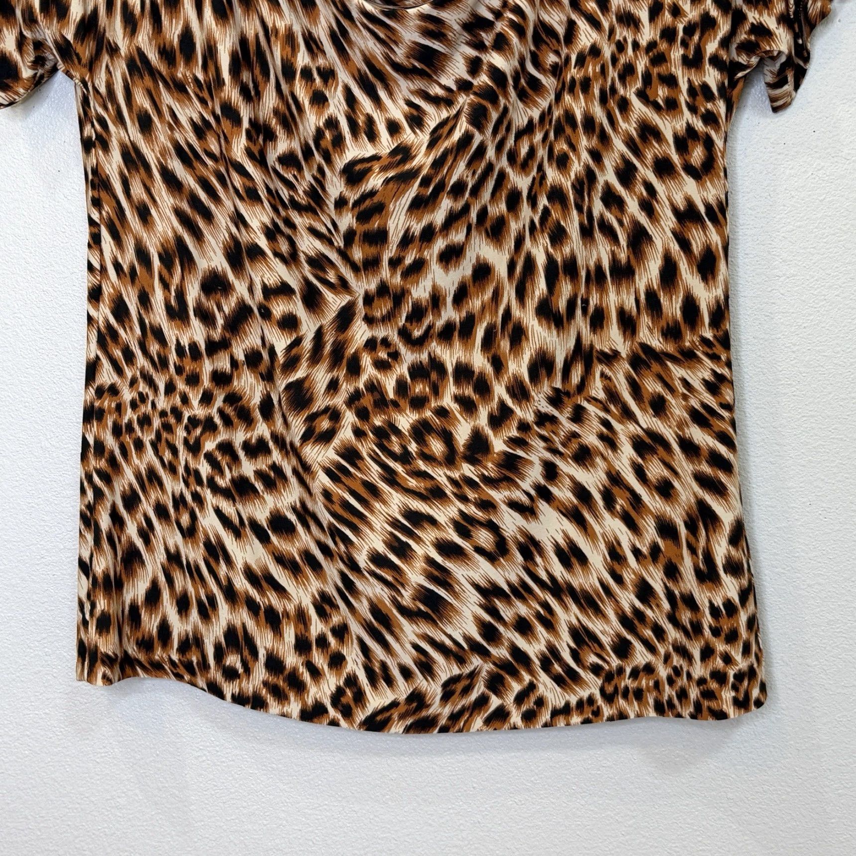 Vintage VINTAGE Attitudes by Renee Animal Print Top Womens Medium Short Sleeve Global Illusions Boat Cowl Neck Studded Detail on the Shoulders Blouse Size S / US 4 / IT 40 - 4 Thumbnail
