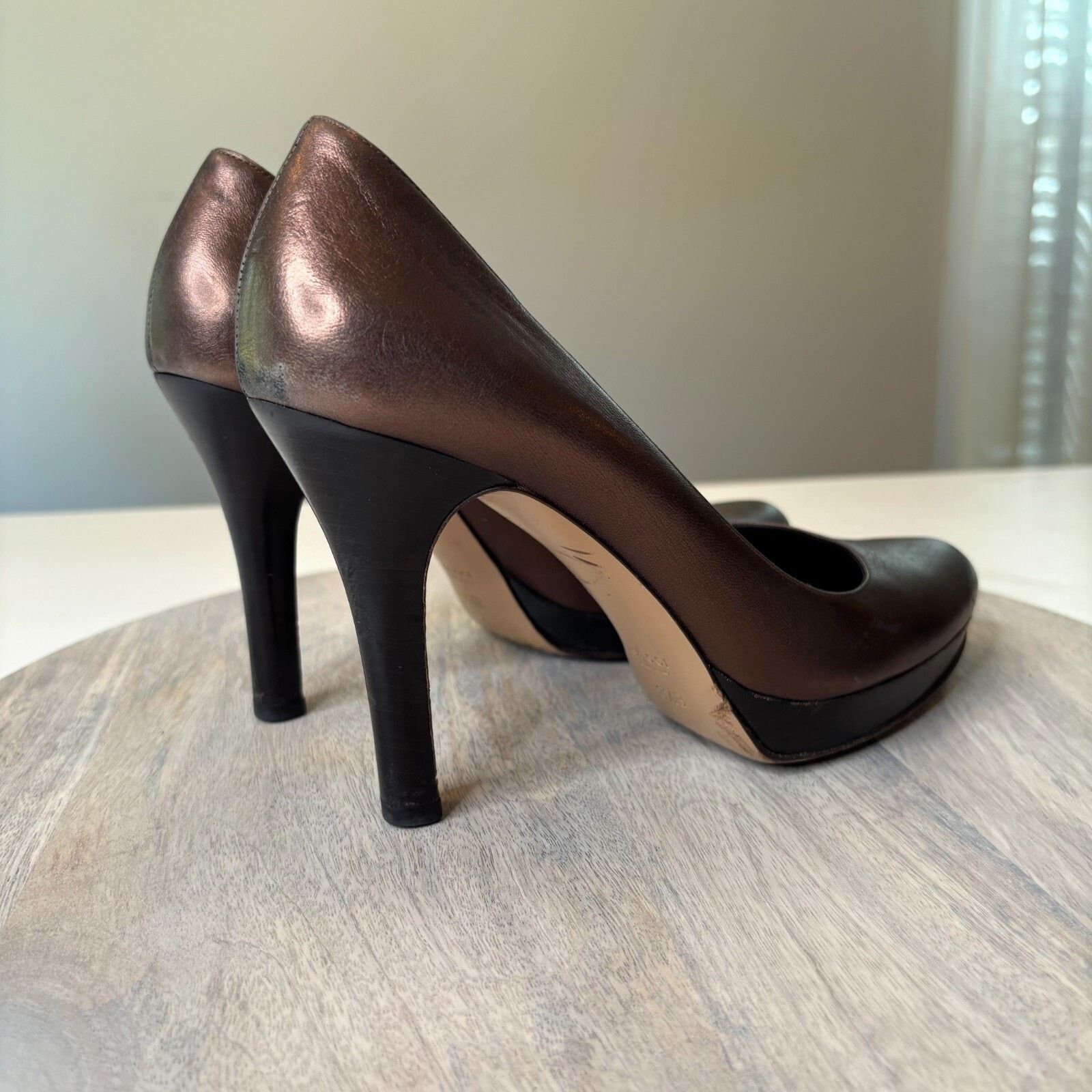 Gucci Gucci Metallic Bronze Leather Platform Heels US Size 8.5 B Size US 8.5 / IT 38.5 - 5 Thumbnail