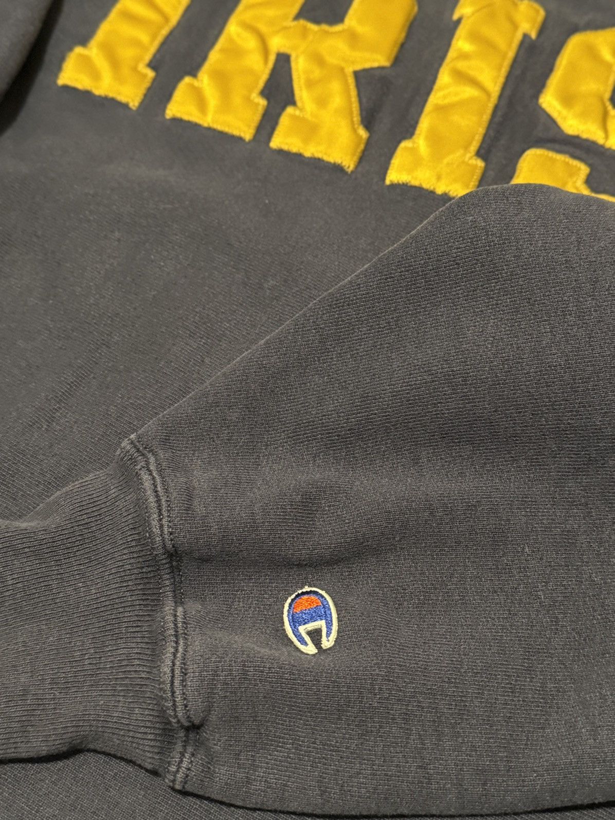 Vintage Vintage Champion Notre Dame Sweatshirt Size US XL / EU 56 / 4 - 2 Thumbnail
