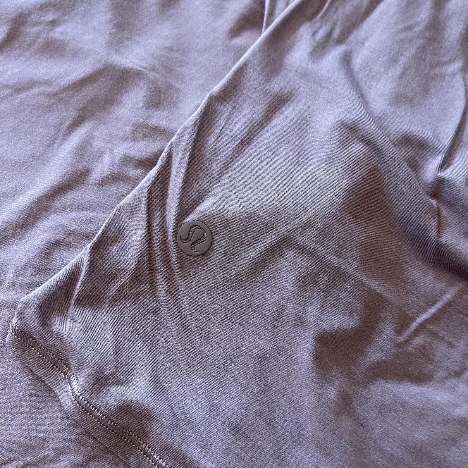 Lululemon Lululemon Shirt Womens Small Purple Long Sleeve Running Yoga Size S / US 4 / IT 40 - 6 Thumbnail