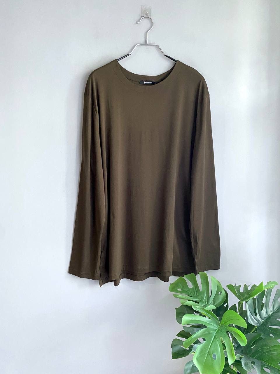 Alexander Wang Alexander Wang T Men's Army Olive Long Sleeve T-Shirt Size L Size US L / EU 52-54 / 3 - 1 Thumbnail