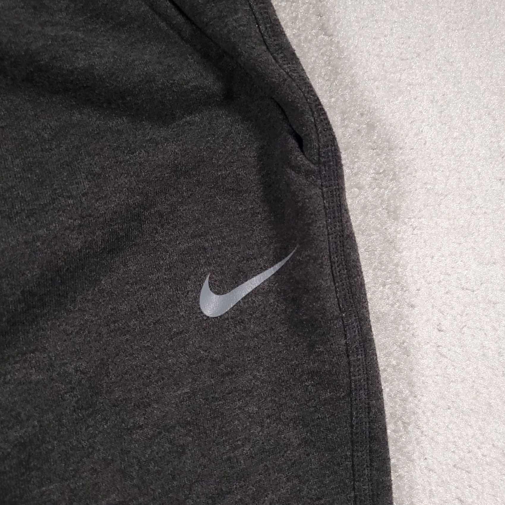 Nike Nike Dri-Fit Capri Crop Sweatpants Capri-Length Fitted Pull On Womens Small Gray Size 28" / US 6 / IT 42 - 4 Thumbnail