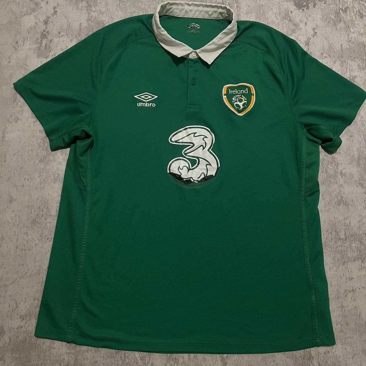 Umbro 2014-16 Ireland Umbro Home Football Shirt Euro Size US L / EU 52-54 / 3 - 1 Thumbnail