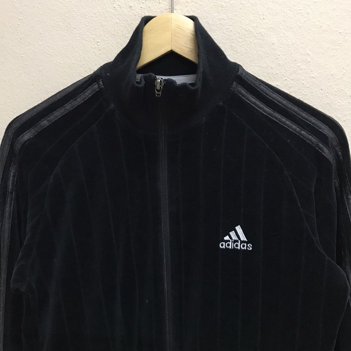 Adidas × Vintage Vintage Y2k Adidas Small Logo Velvet Sweater Size US S / EU 44-46 / 1 - 15 Thumbnail