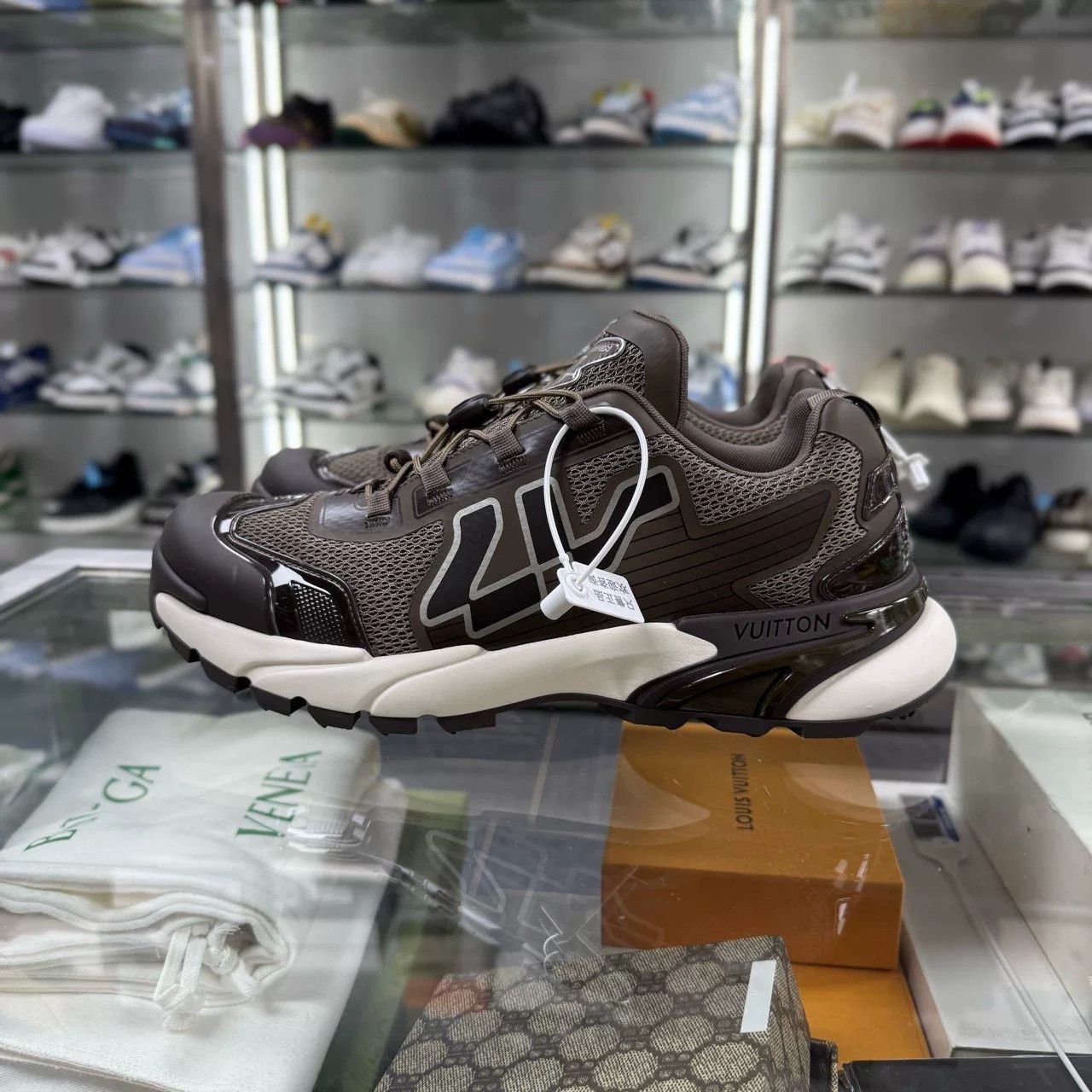 Louis Vuitton Louis Vuitton LV Runner SS25 Brown Sneakers Size US 10.5 / EU 43-44 - 3 Thumbnail