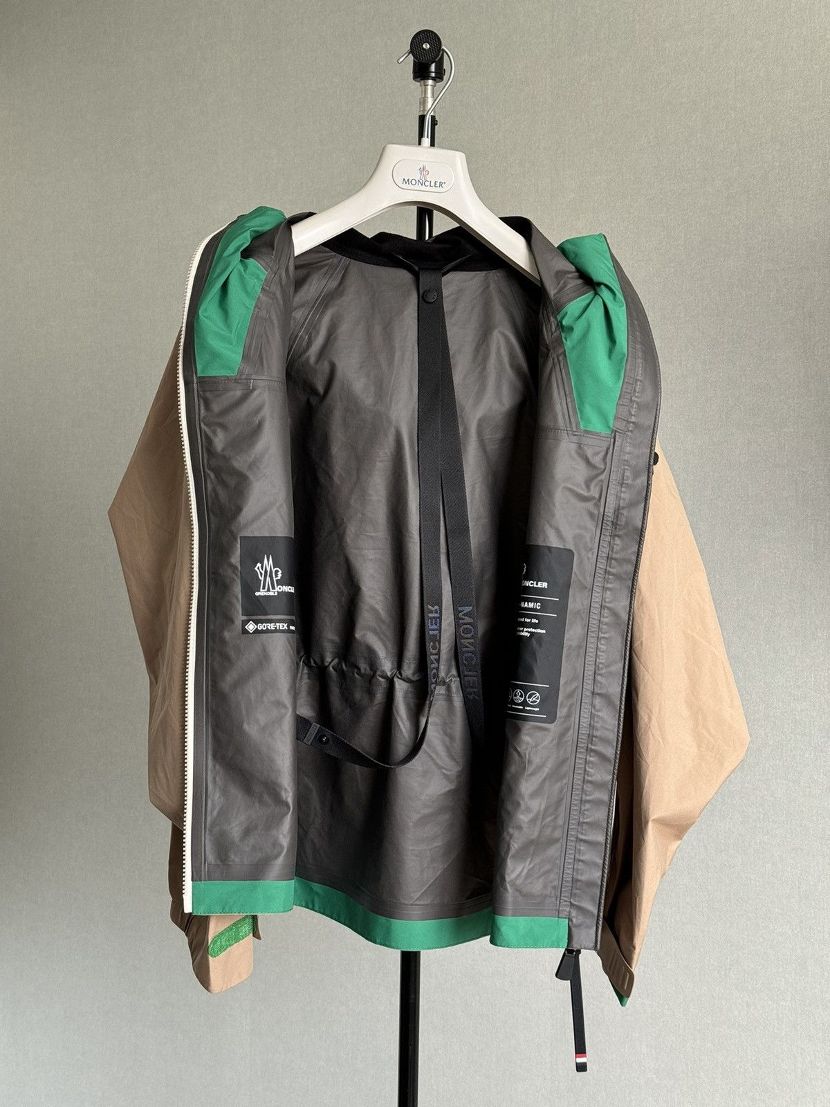 Moncler MONCLER GRENOBLE Day-Namic Maules shell jacket Size M / US 6-8 / IT 42-44 - 12 Thumbnail