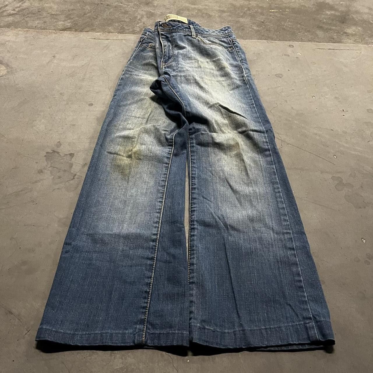Vintage Vintage Y2K/2000s Flared Skater Style Medium Wash Denim Jeans! Size US 34 / EU 50 - 3 Thumbnail