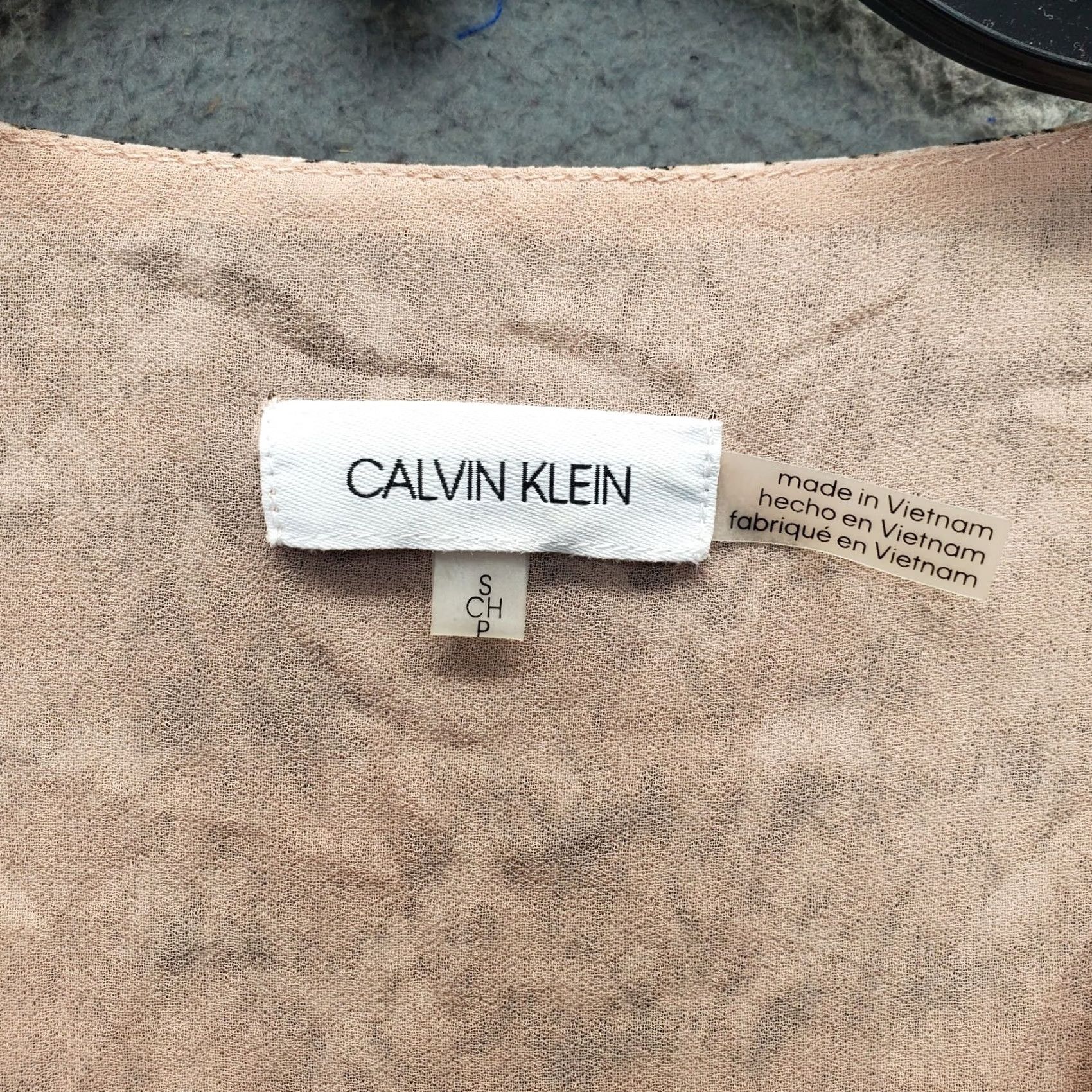 Calvin Klein Calvin Klein Blouse Womens Size S V-Neck Lined Snakeskin Ruffle Front Multicolor Shirt Womens Size S Size S / US 4 / IT 40 - 5 Thumbnail