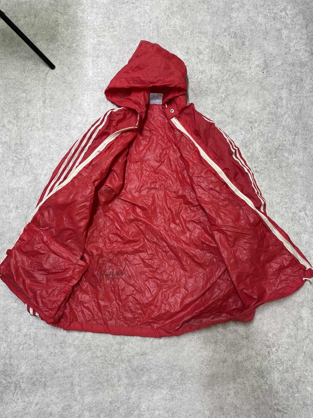 Adidas × Japanese Brand × Vintage Classic 90s Adidas Windbreaker In Bold Red Lightweight Nylon Size US L / EU 52-54 / 3 - 12 Thumbnail